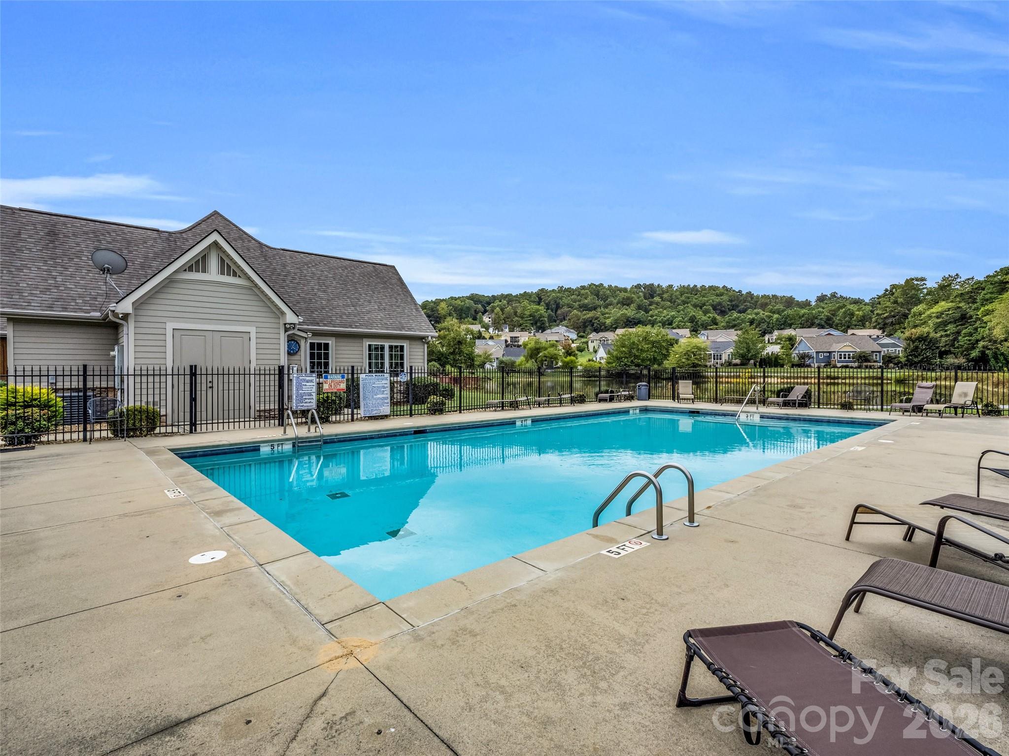 17 Black Iron Lane — Hendersonville