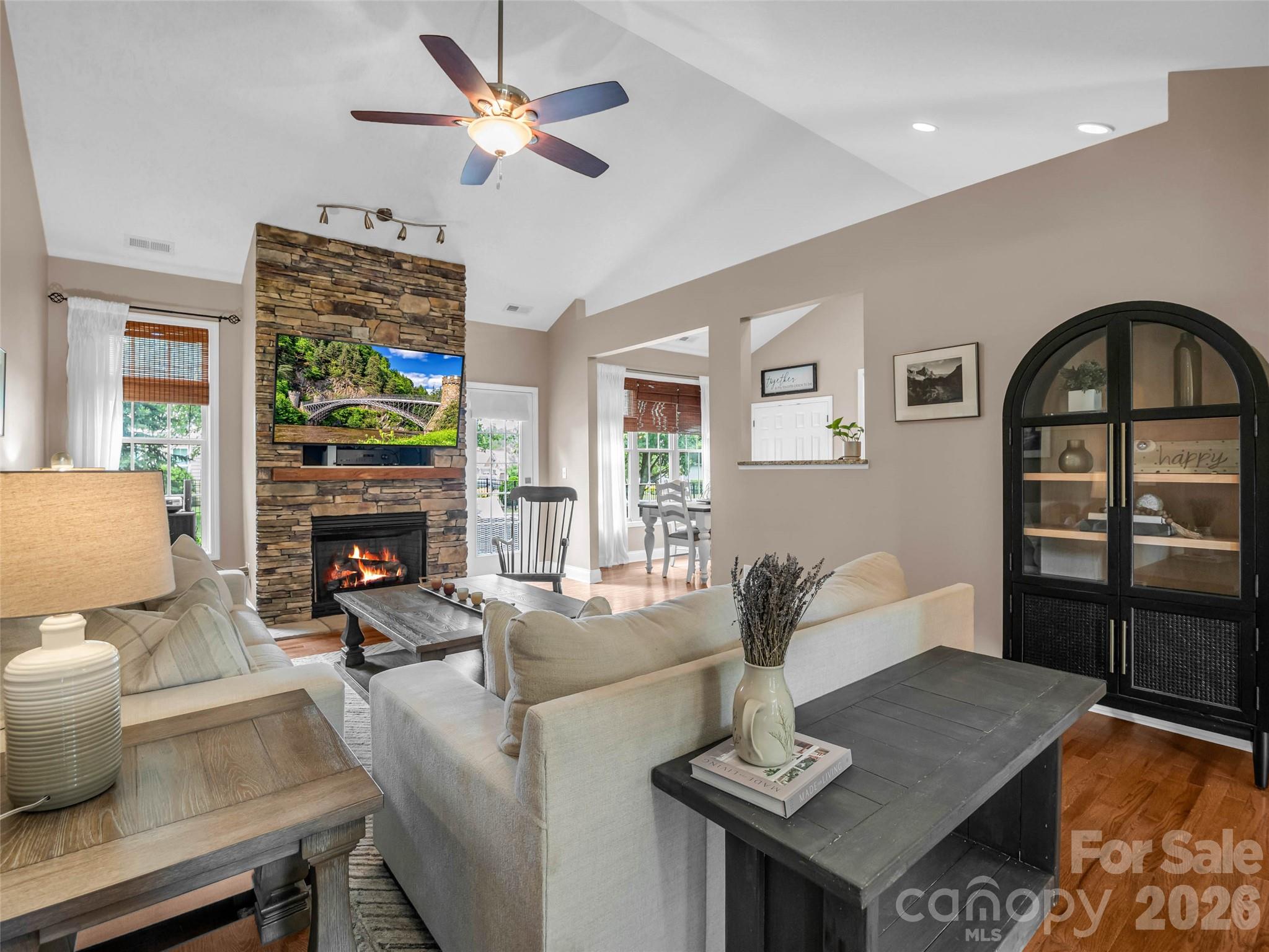 17 Black Iron Lane — Hendersonville