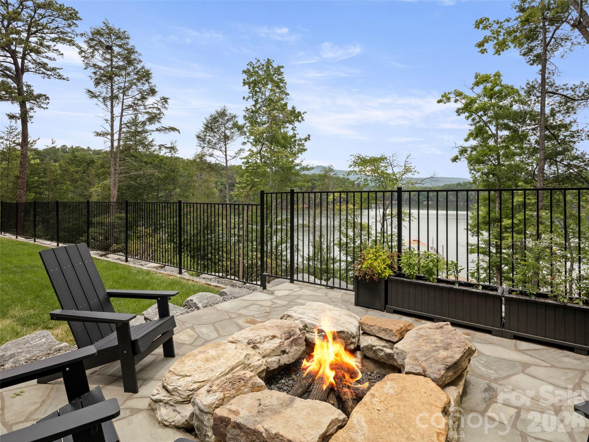 425 Dockside Drive — Nebo