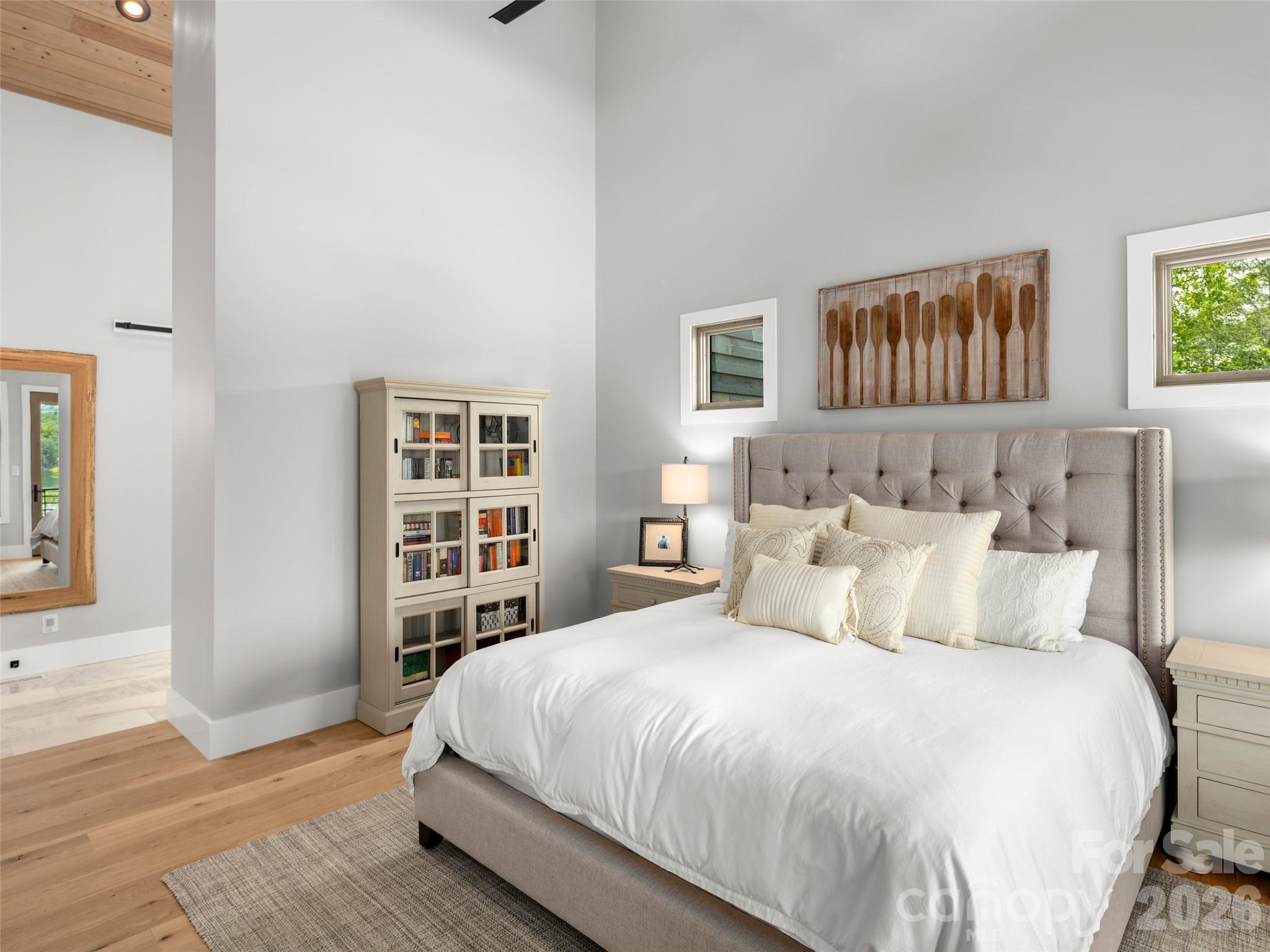 425 Dockside Drive — Nebo