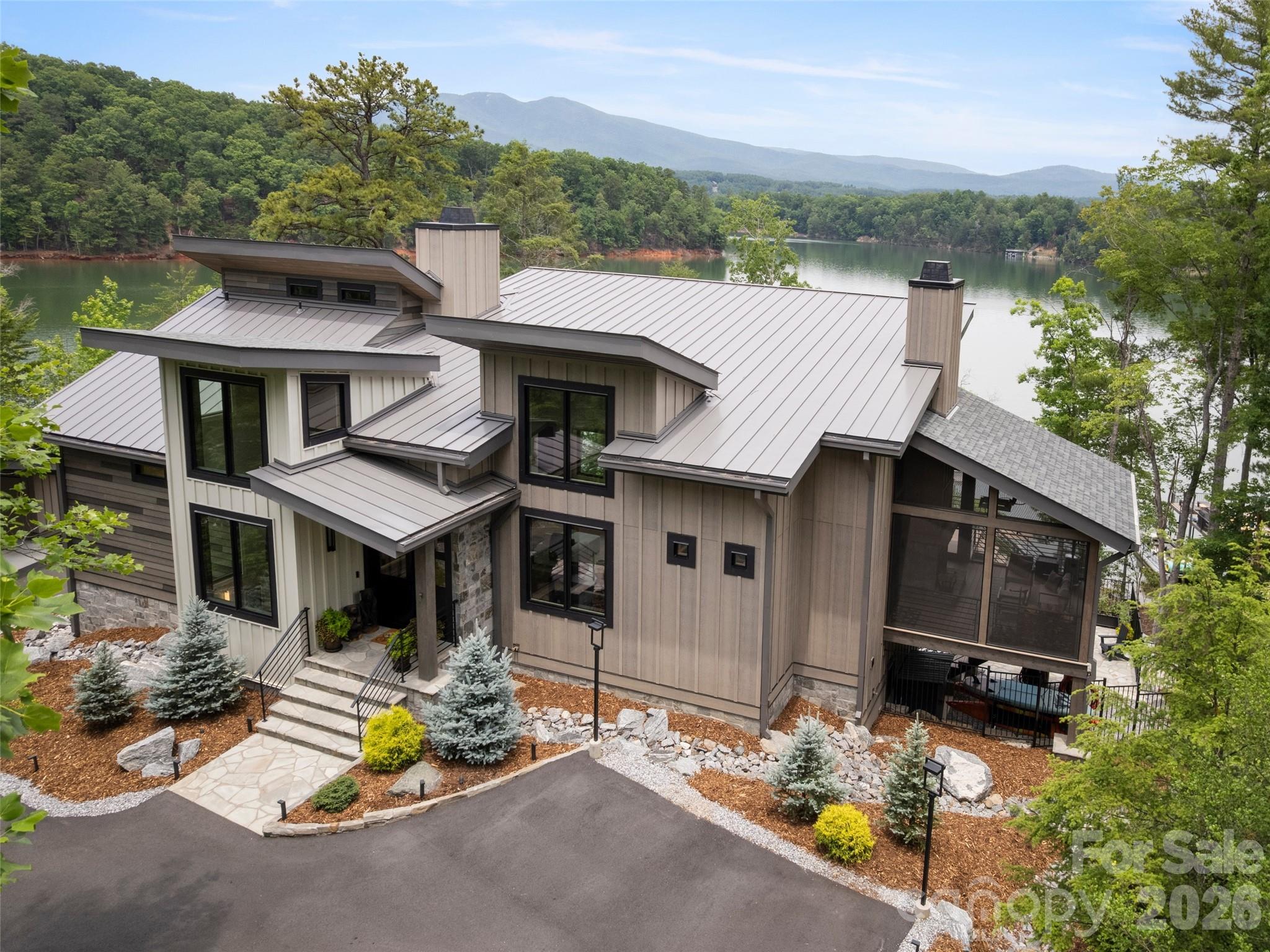 425 Dockside Drive — Nebo
