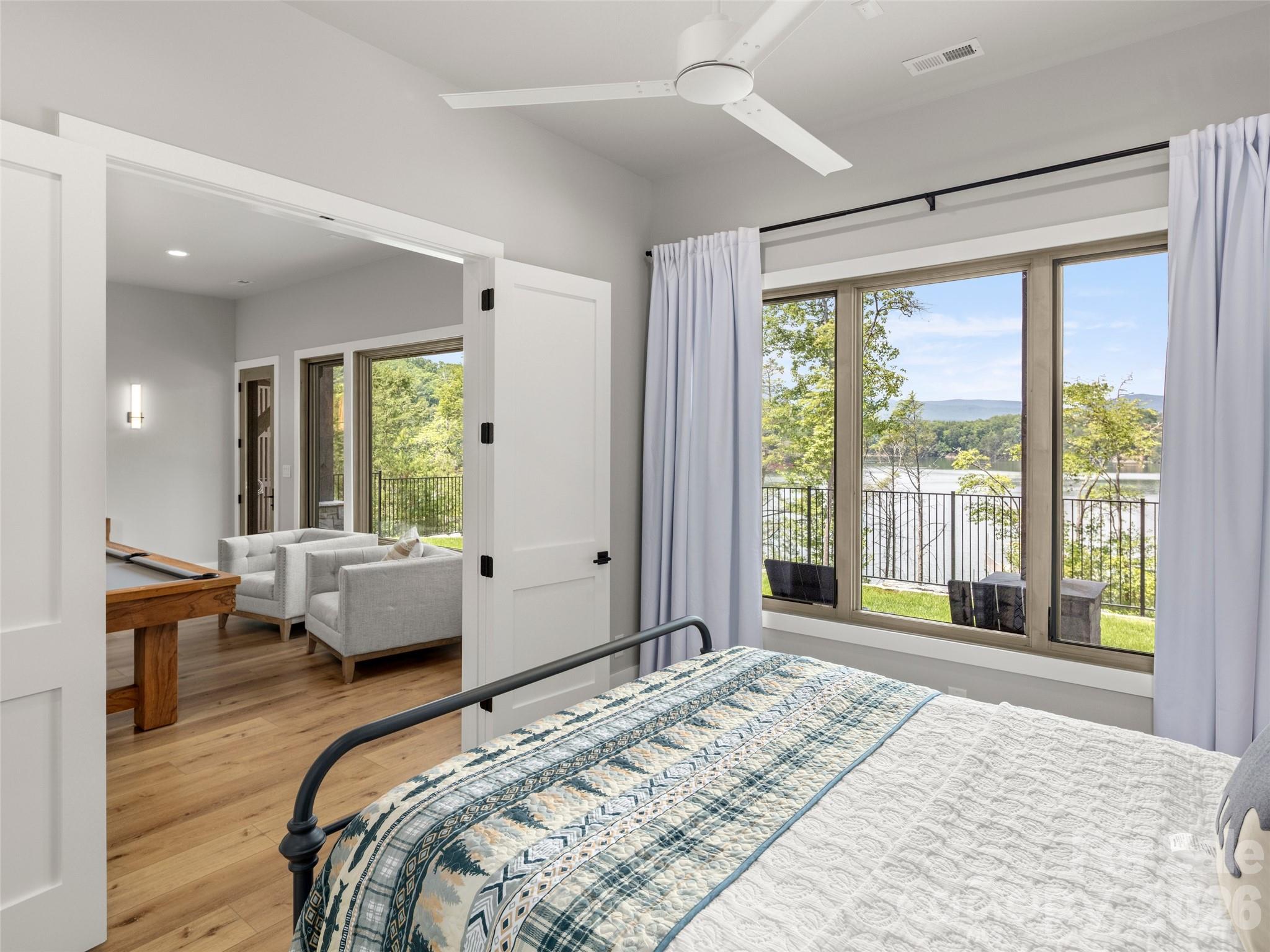 425 Dockside Drive — Nebo