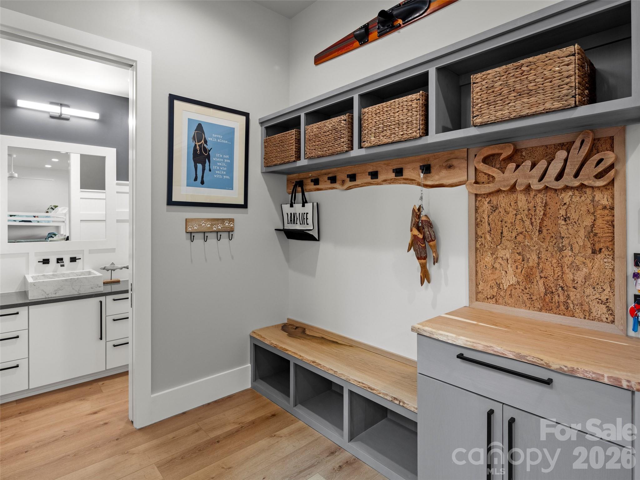 425 Dockside Drive — Nebo