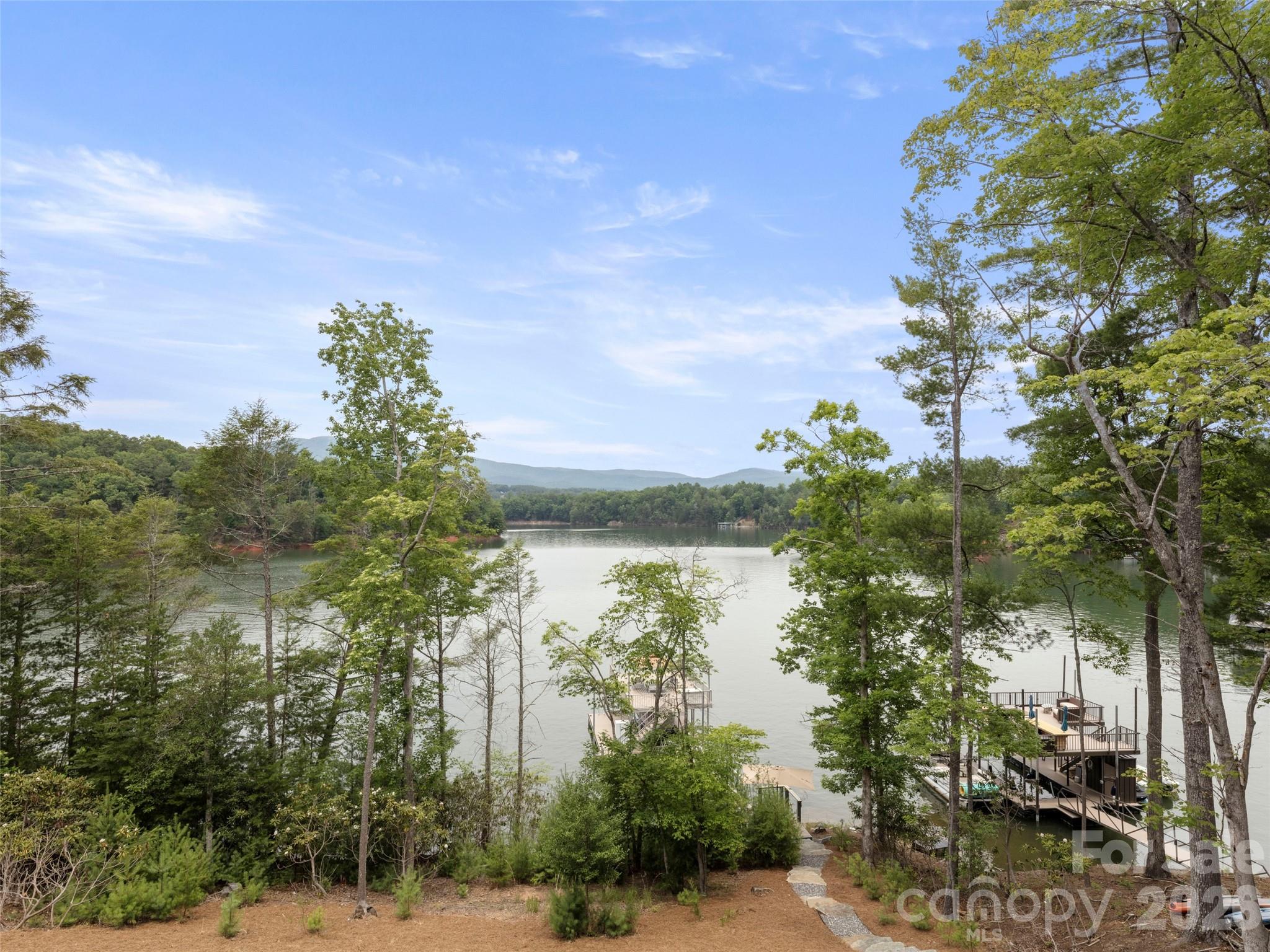 425 Dockside Drive — Nebo