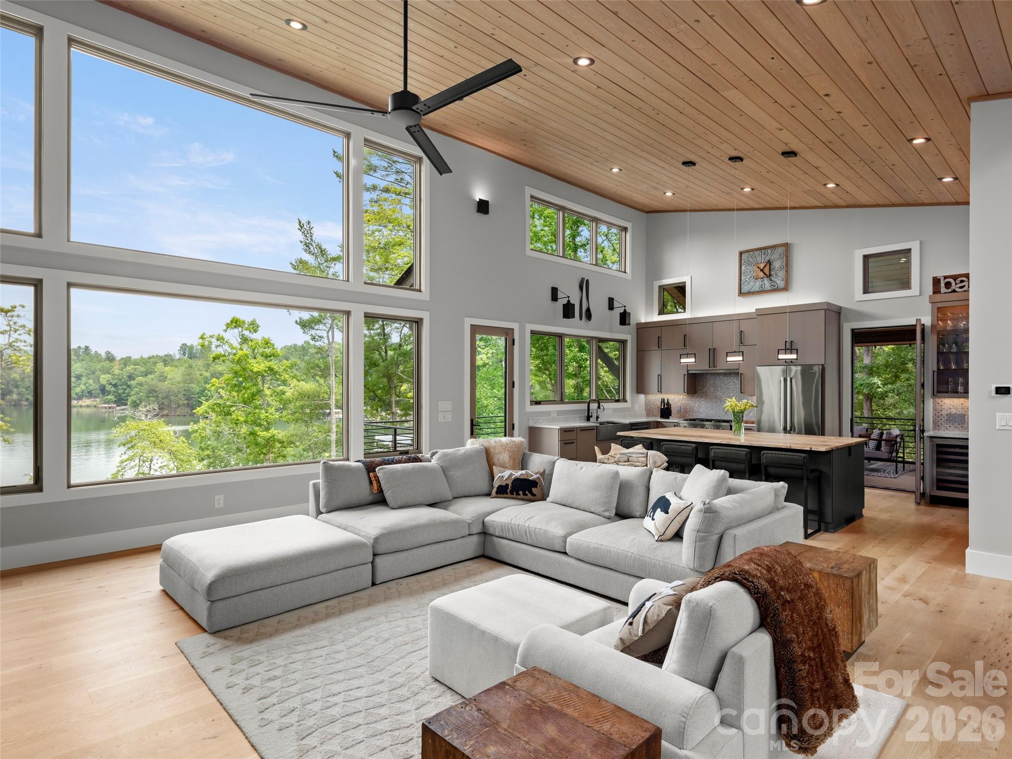 425 Dockside Drive — Nebo