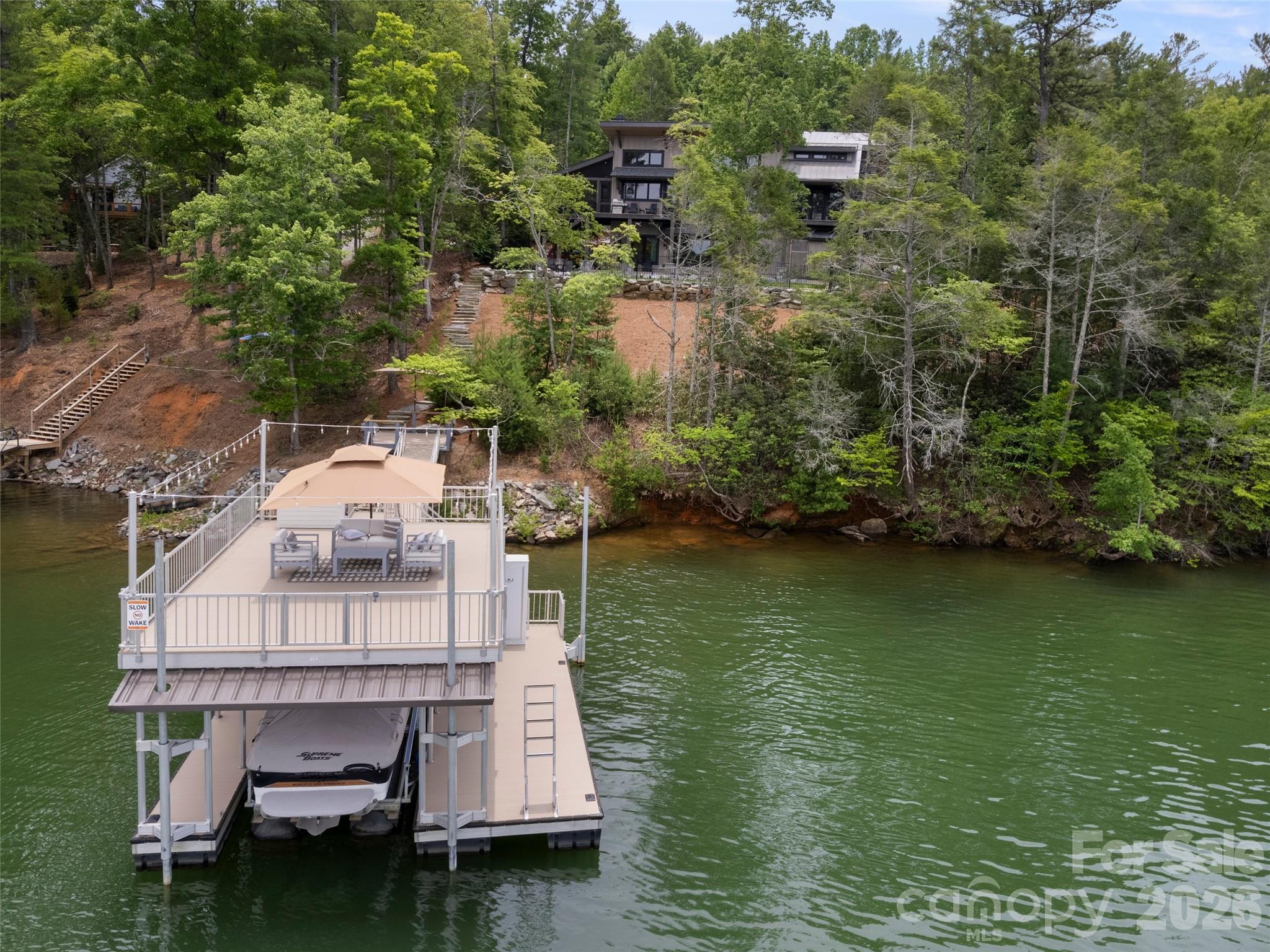 425 Dockside Drive — Nebo