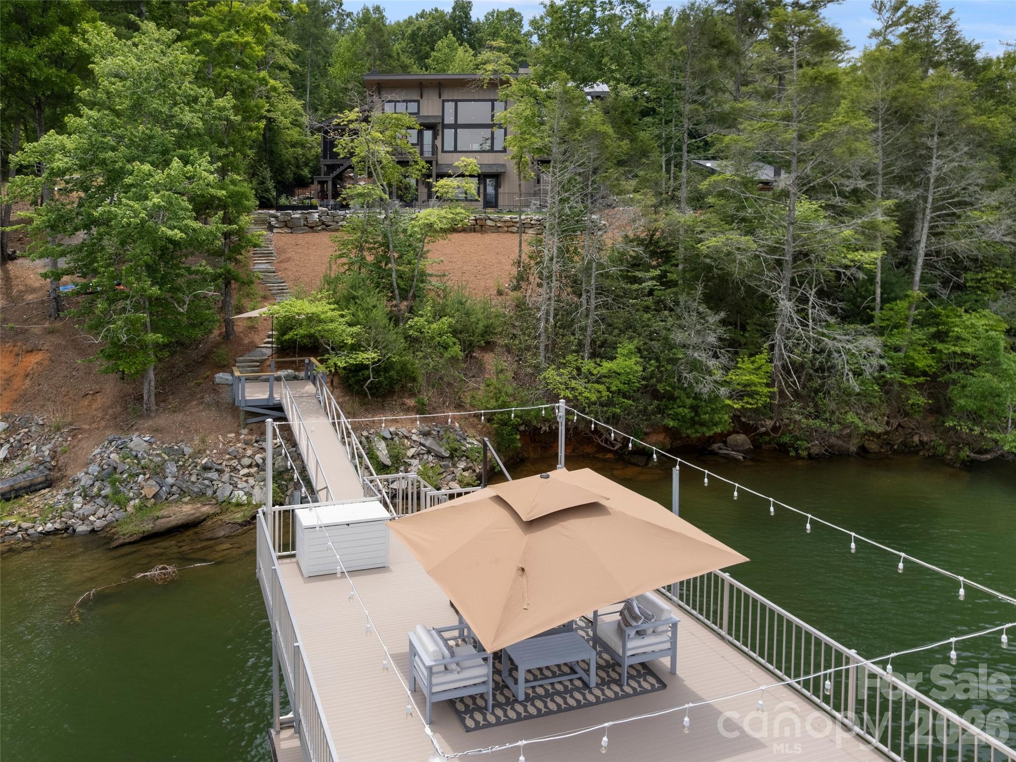 425 Dockside Drive — Nebo