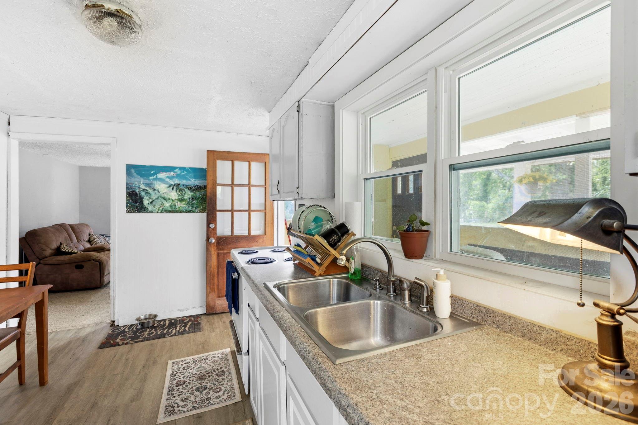 4 Mountain View Road — Asheville