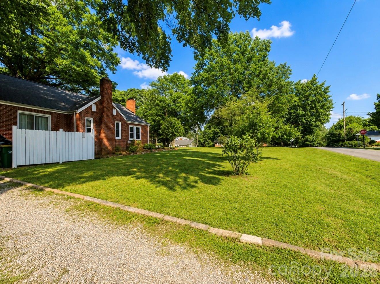 307 E 2nd Street — Oakboro