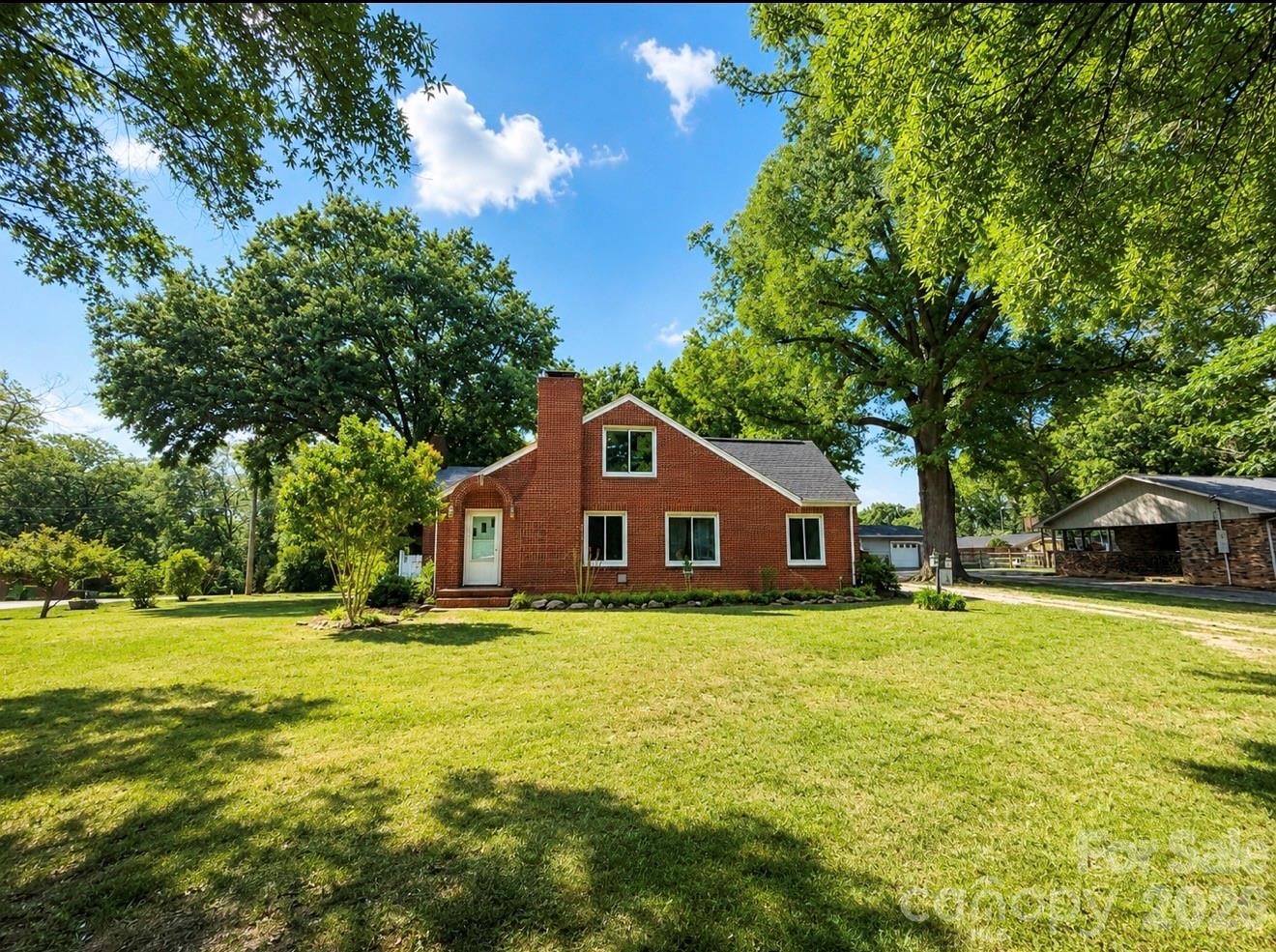 307 E 2nd Street — Oakboro