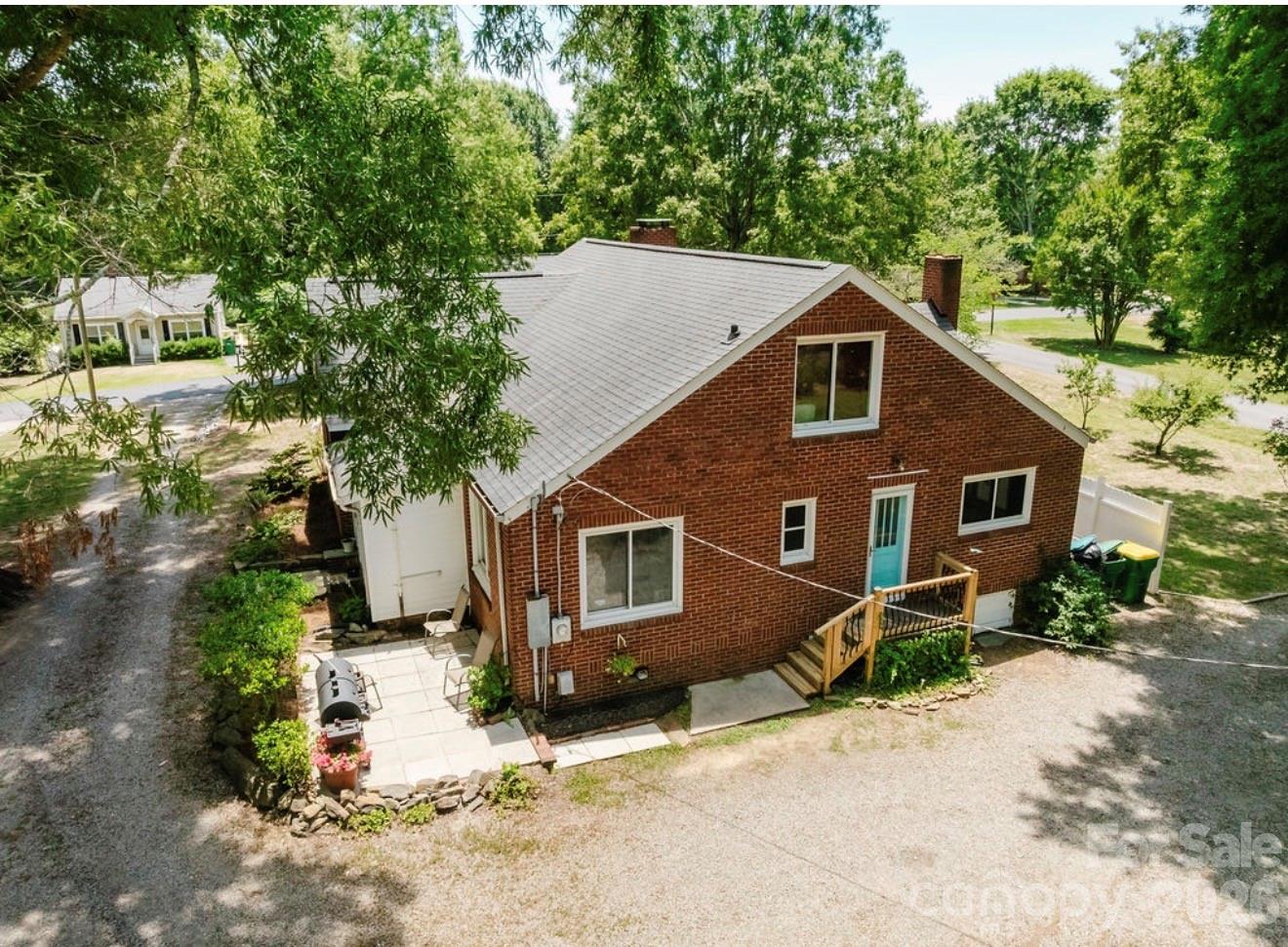 307 E 2nd Street — Oakboro