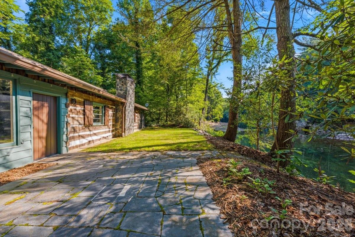 1878 Linville River Road — Nebo