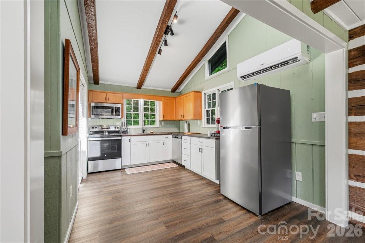 1878 Linville River Road — Nebo