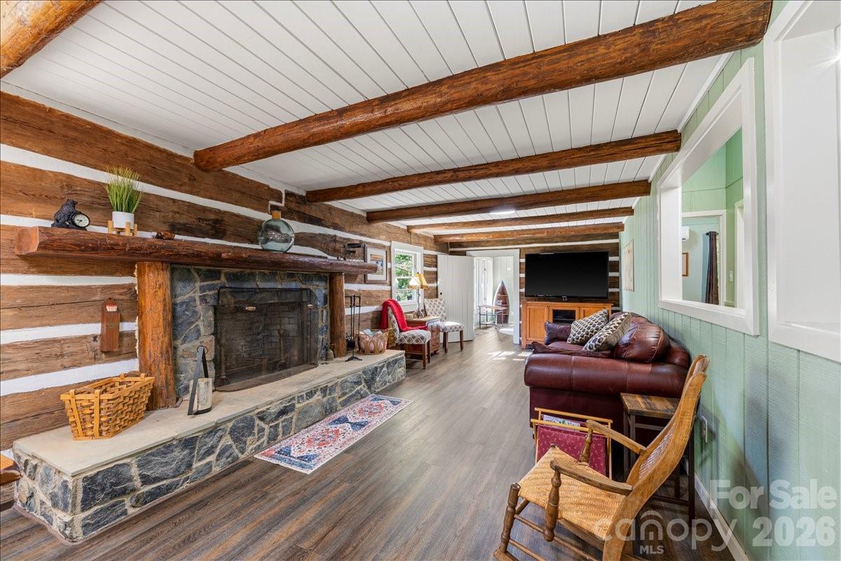 1878 Linville River Road — Nebo