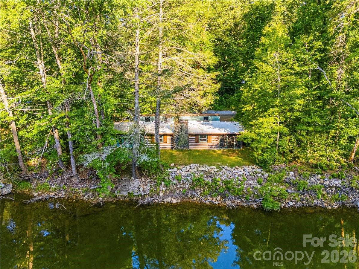 1878 Linville River Road — Nebo
