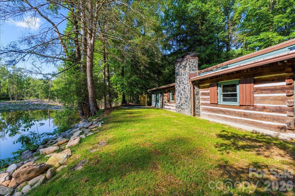 1878 Linville River Road — Nebo
