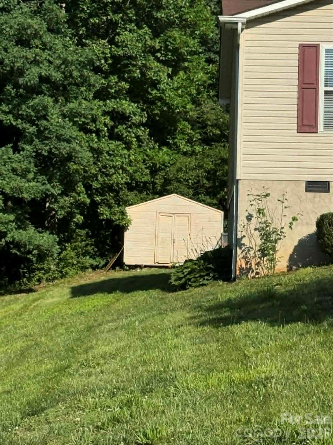 2588 Knight Drive — Lenoir