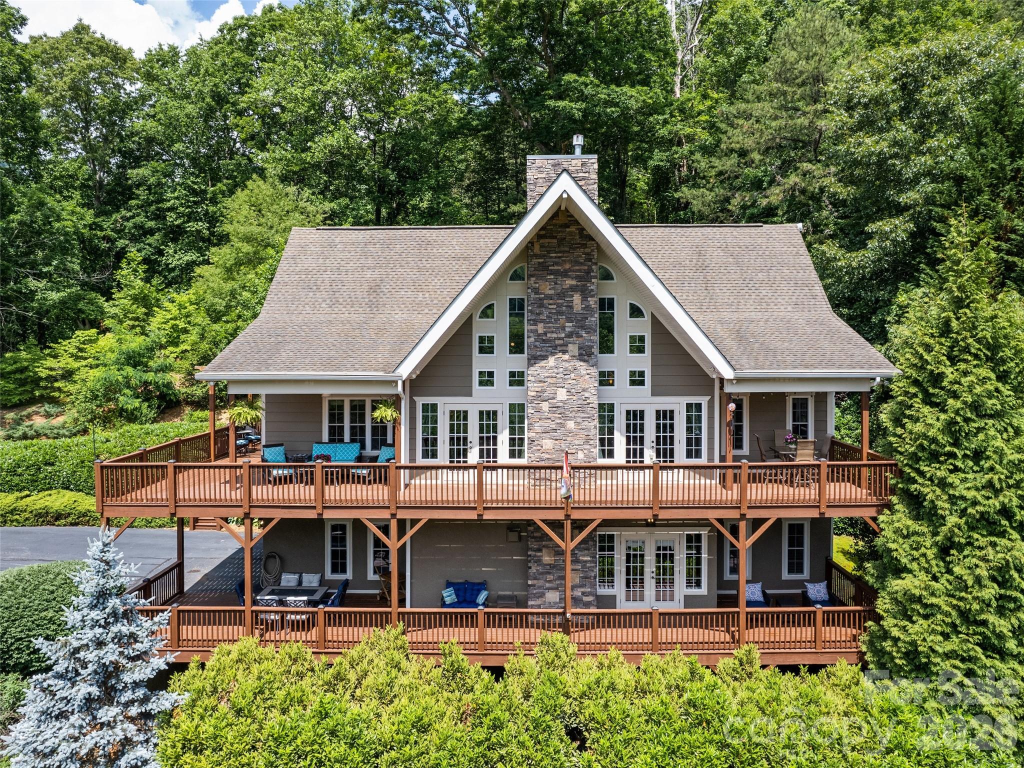 406 Inverness Drive — Waynesville
