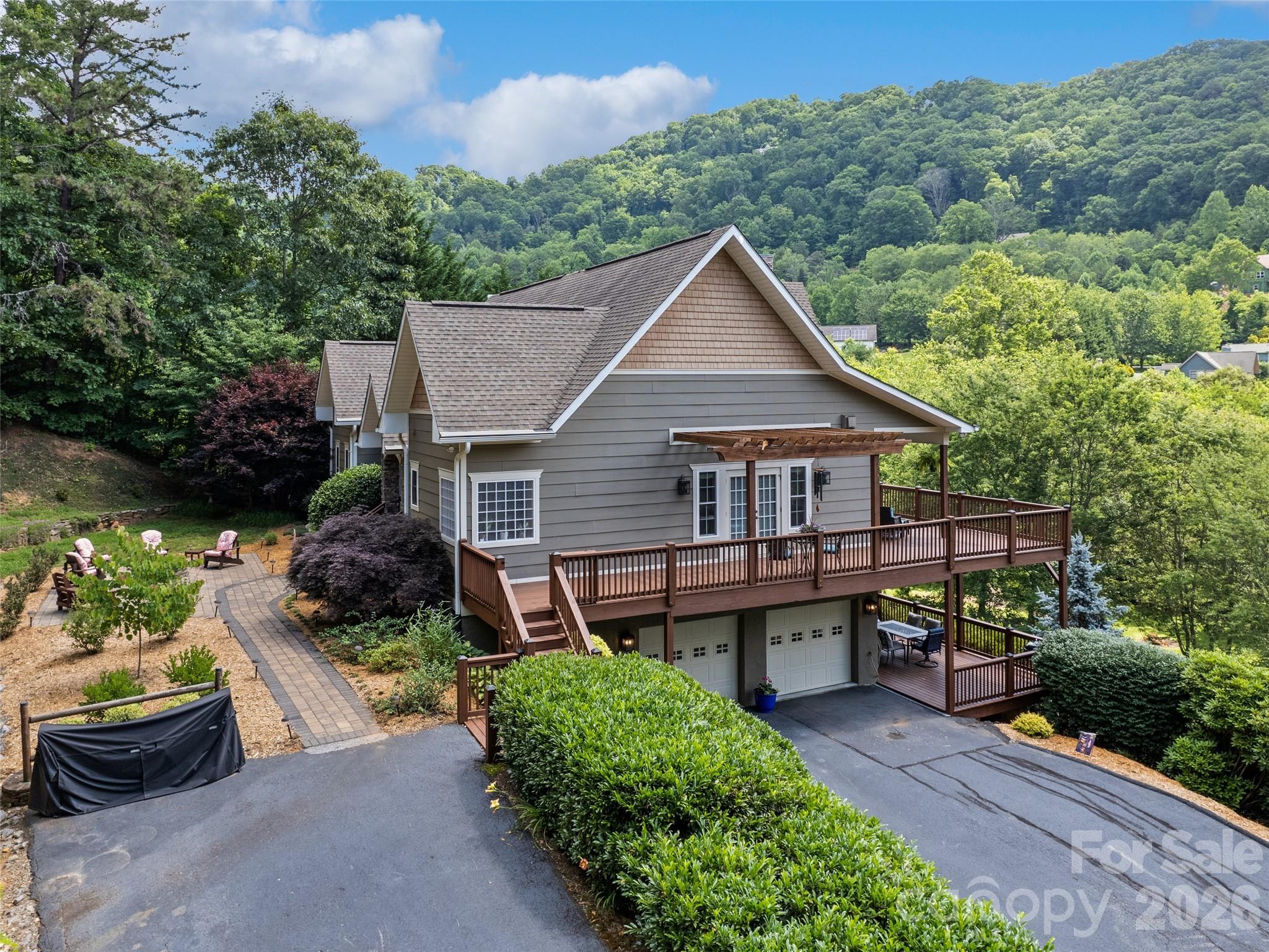 406 Inverness Drive — Waynesville