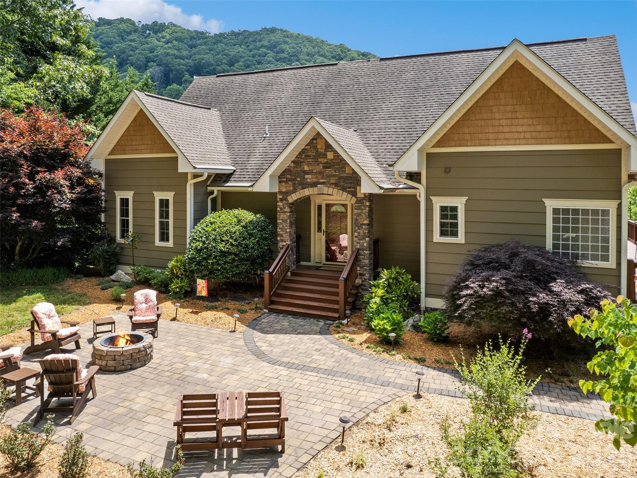 406 Inverness Drive — Waynesville