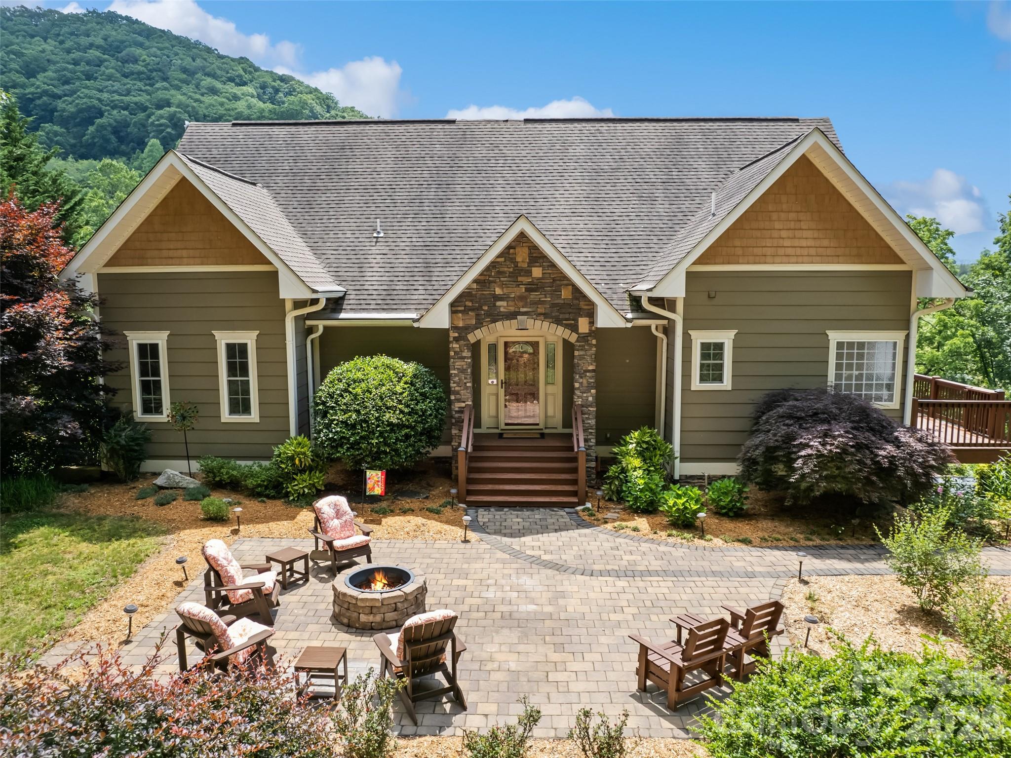 406 Inverness Drive — Waynesville