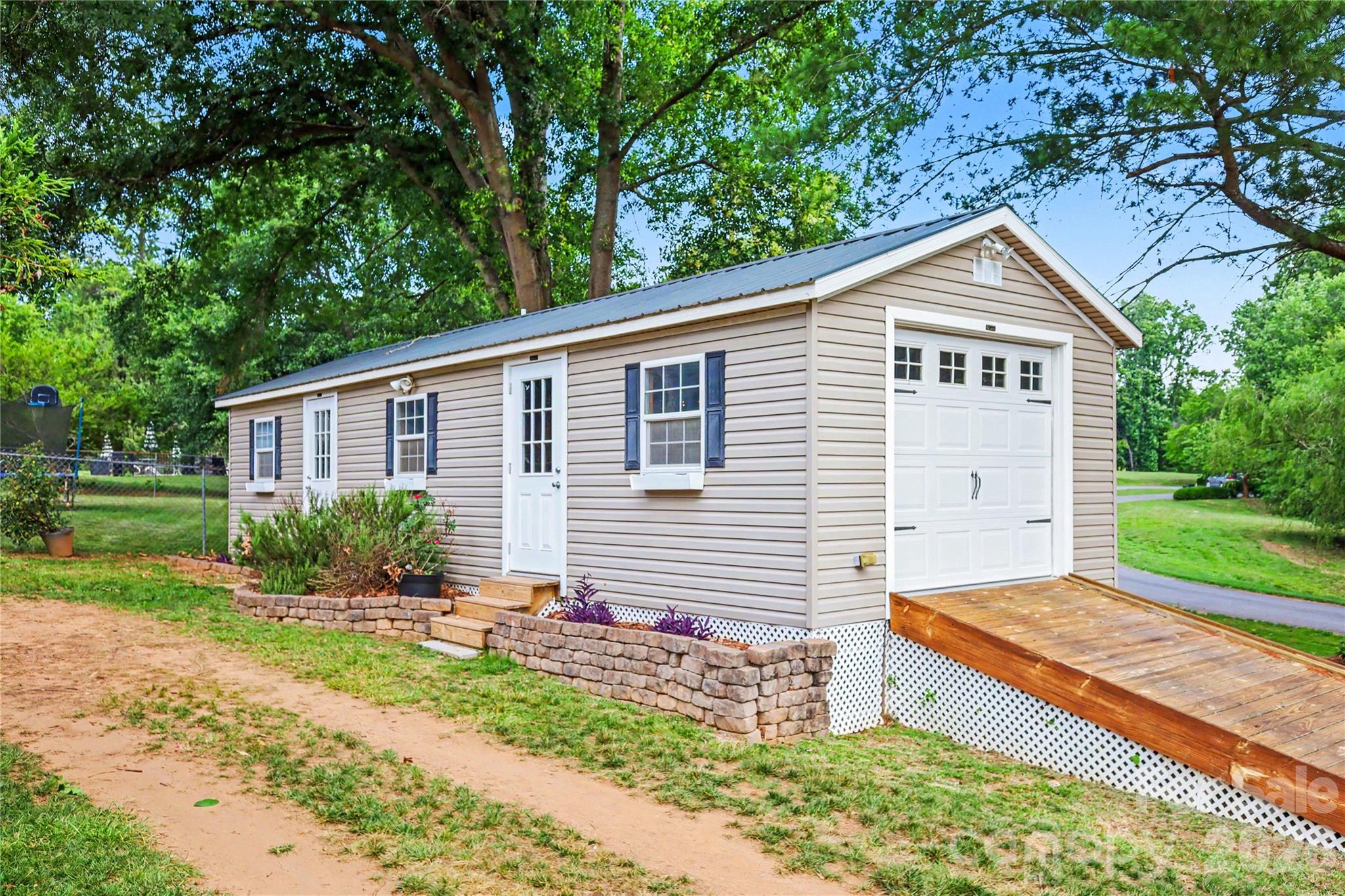 3035 River Road — Shelby