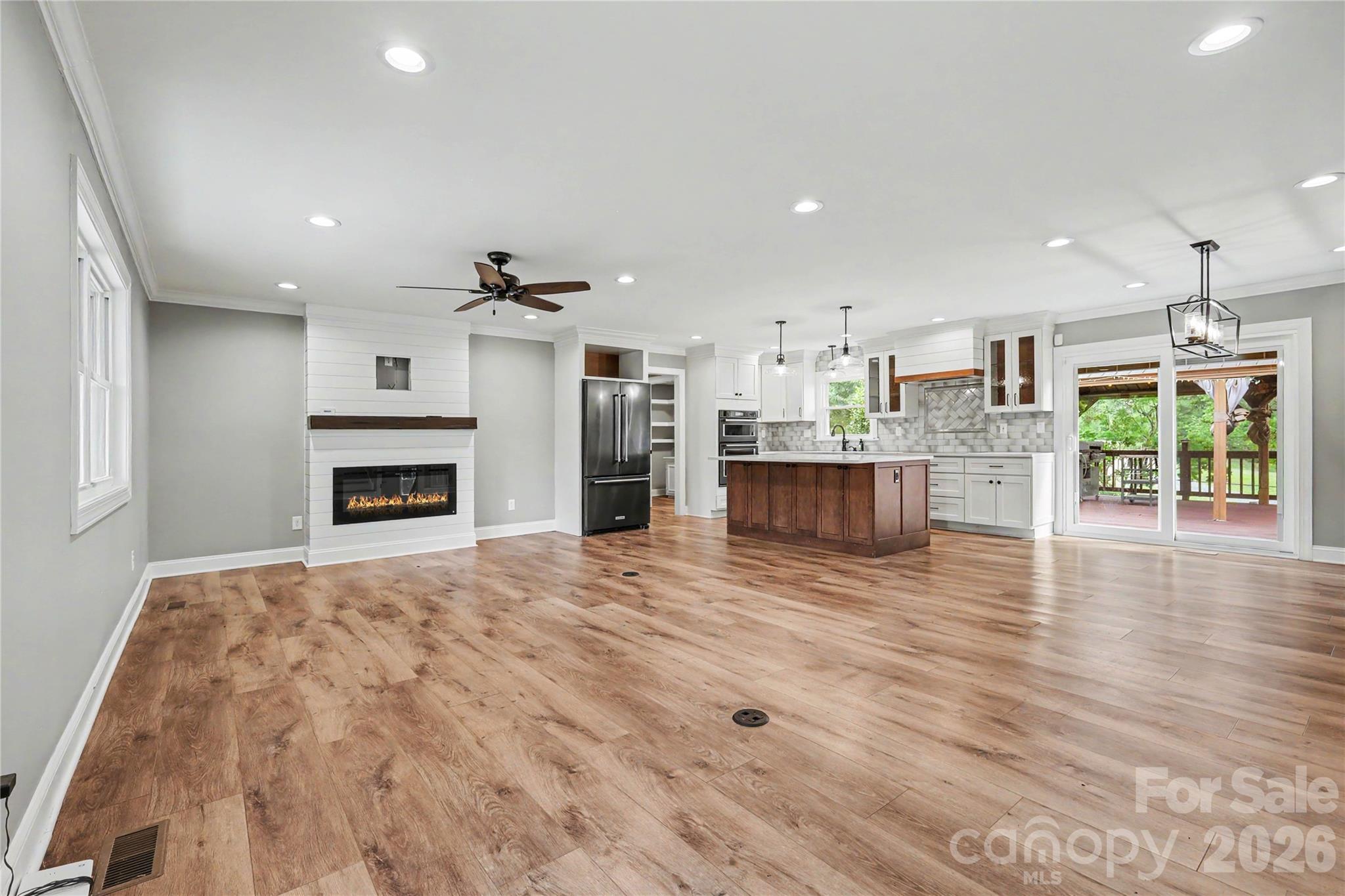 3035 River Road — Shelby