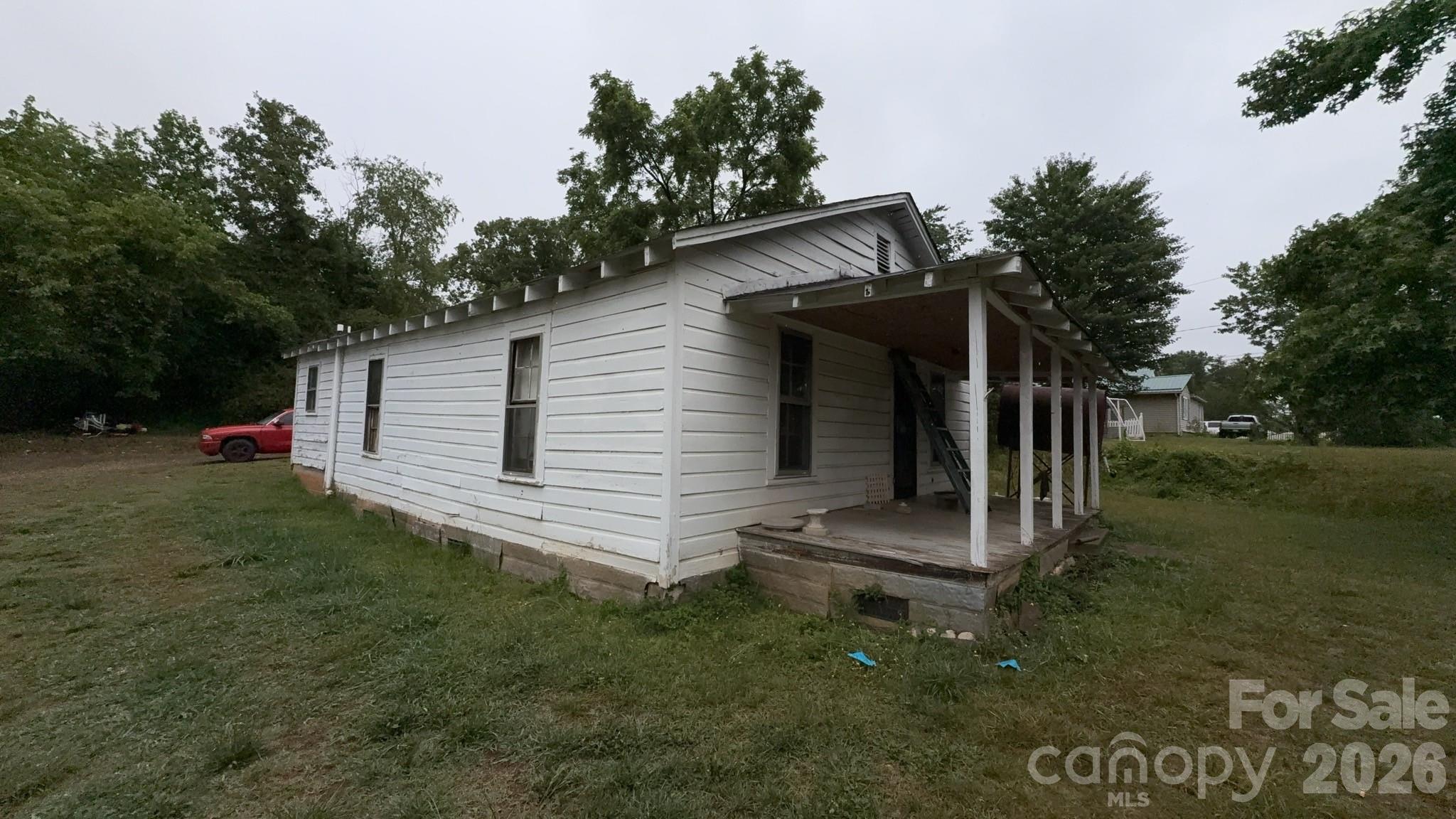 922 US 70 None W — Morganton