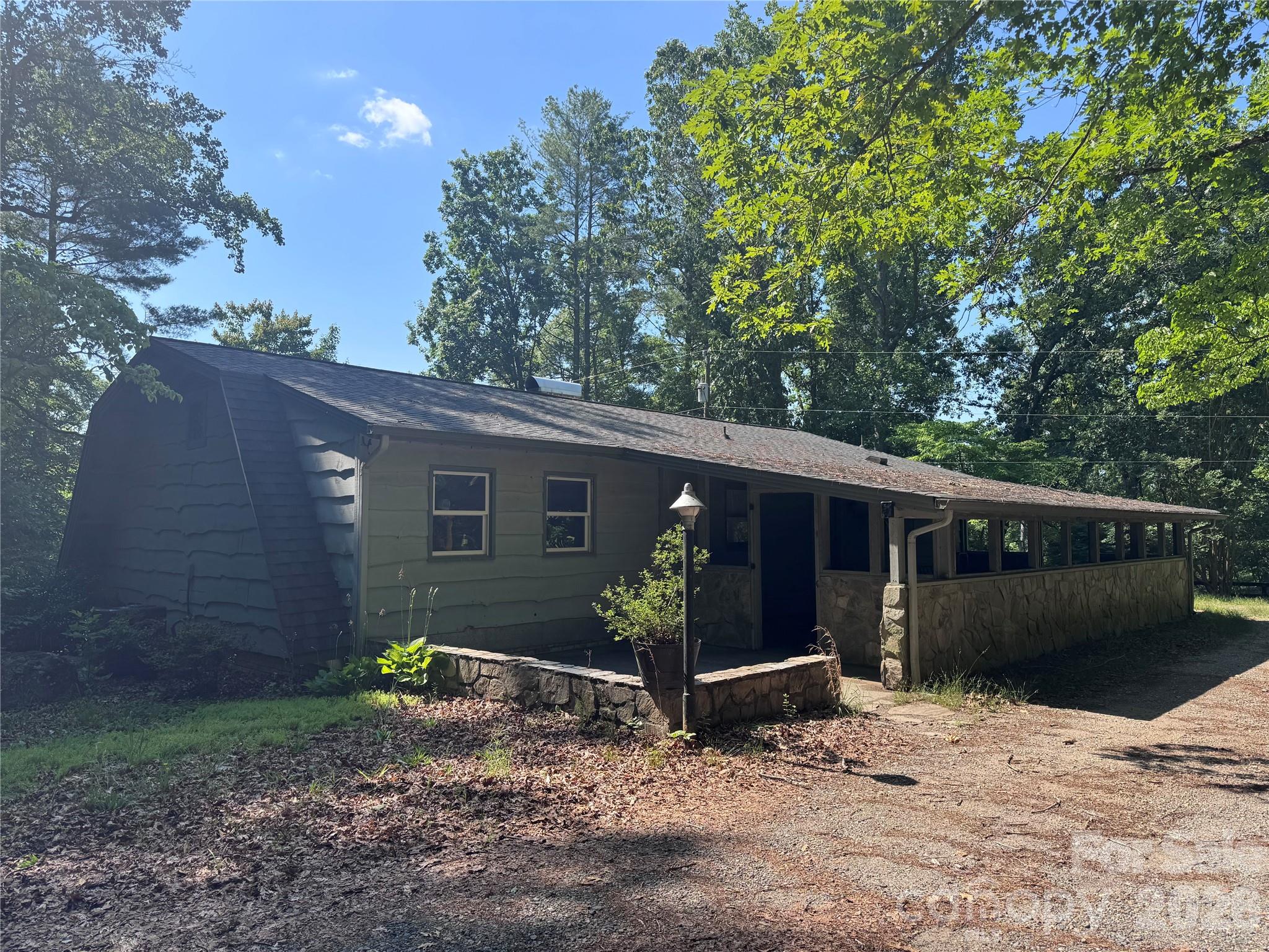 1135 Iron Circle — Morganton