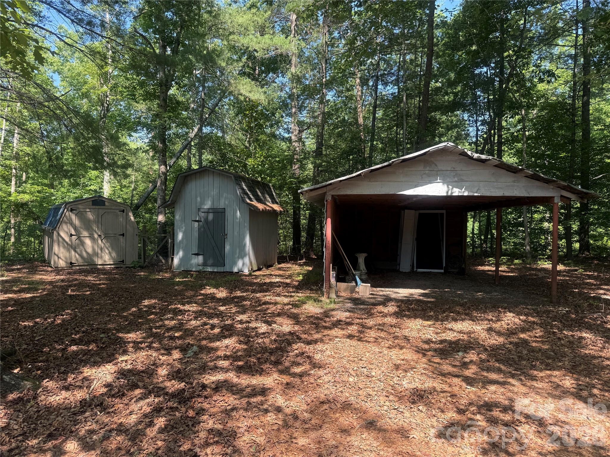 1135 Iron Circle — Morganton