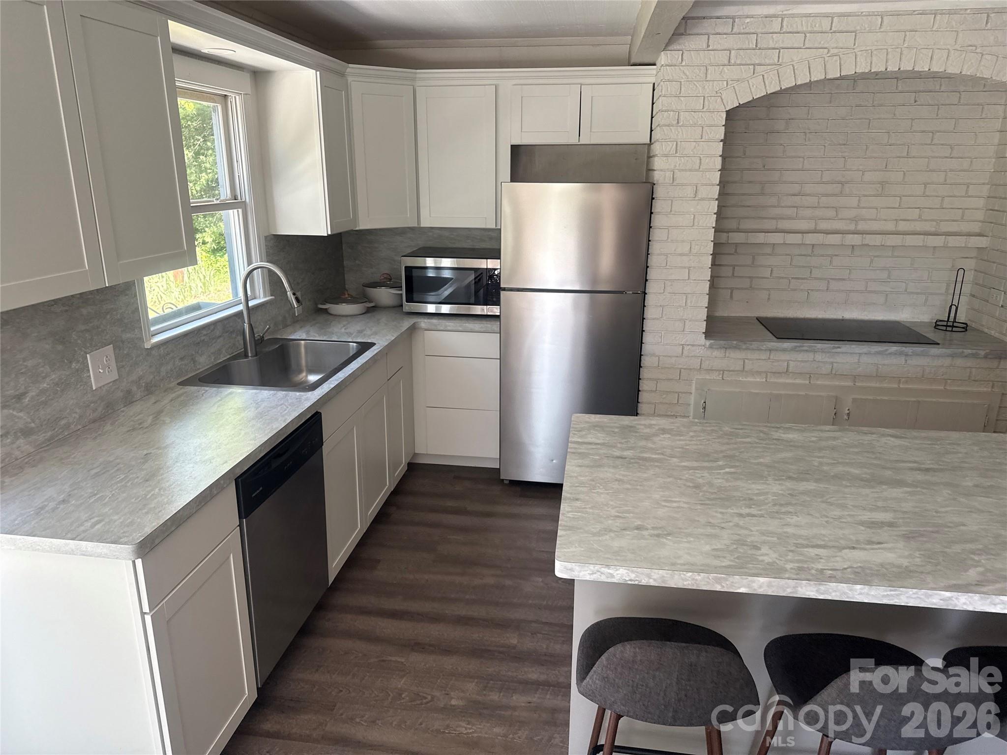 1135 Iron Circle — Morganton