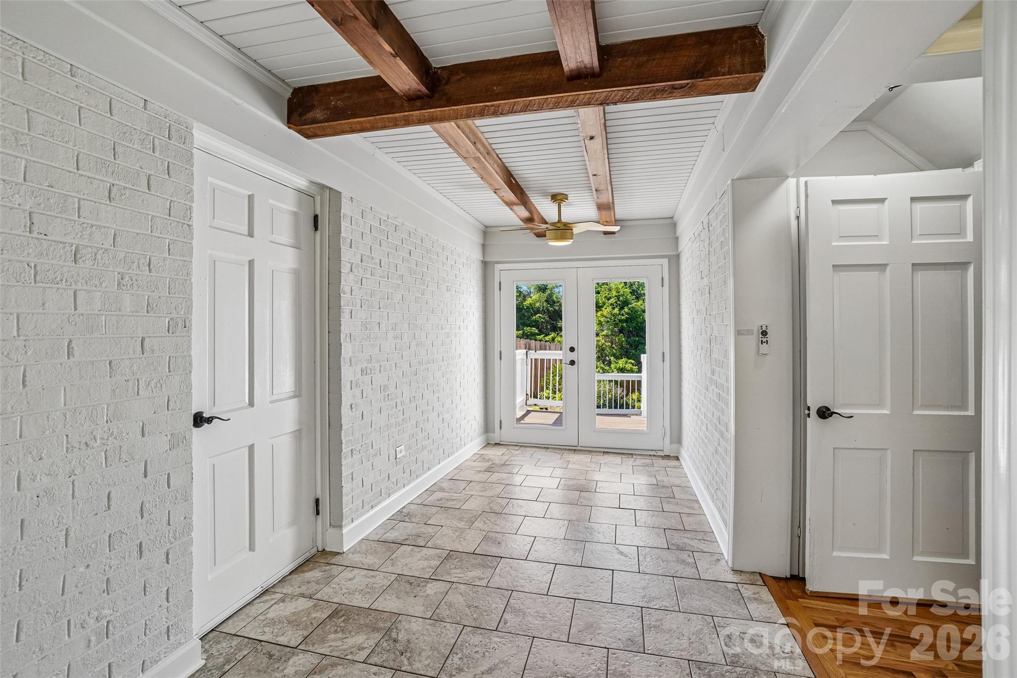 28 Ridgefield Place — Asheville
