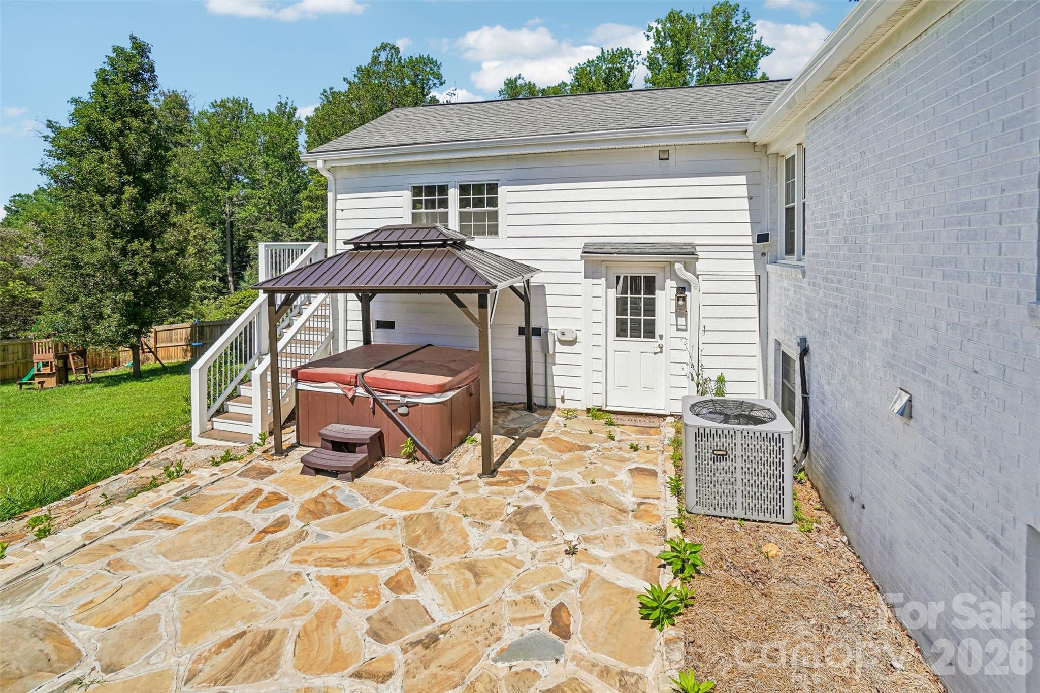 28 Ridgefield Place — Asheville