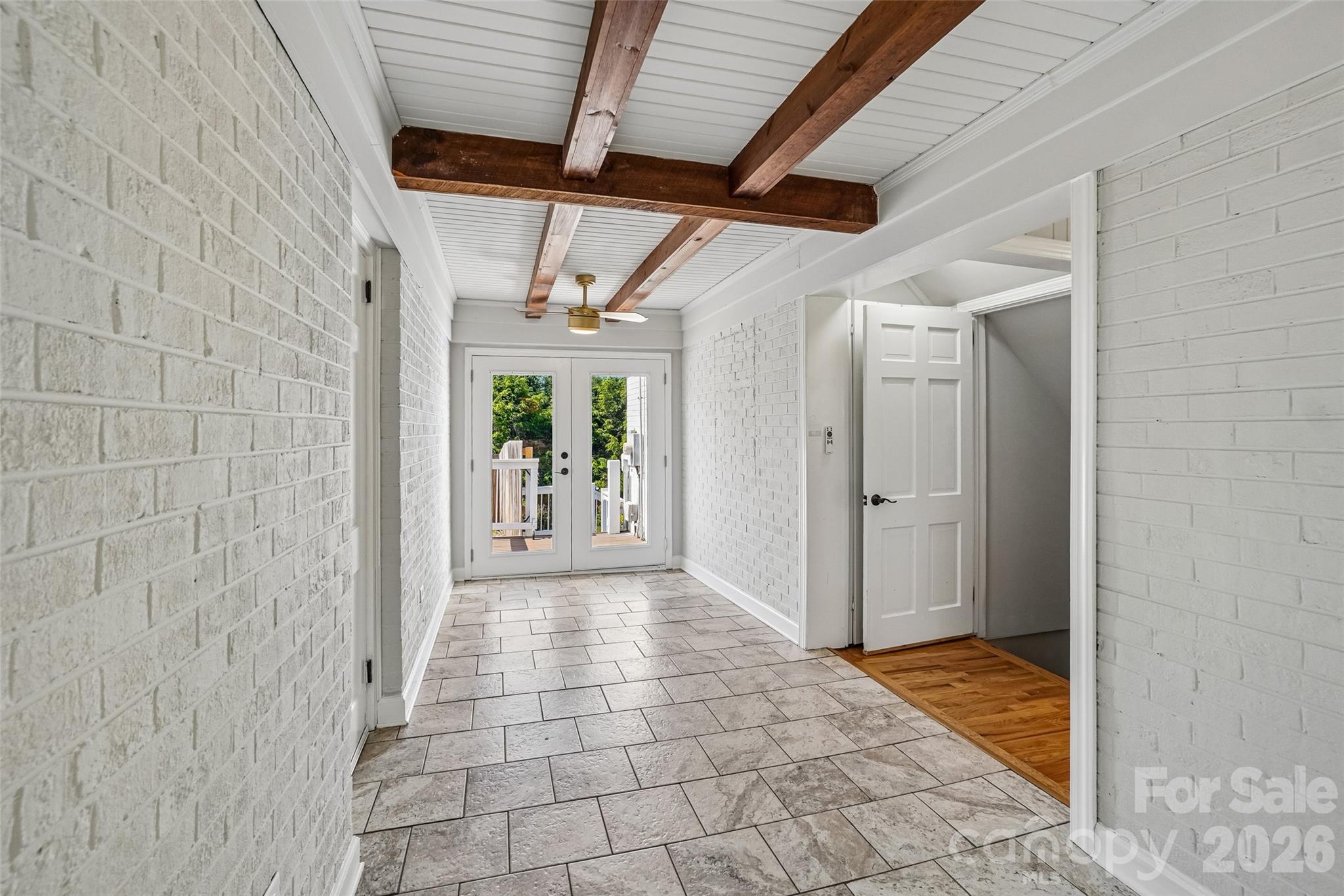 28 Ridgefield Place — Asheville
