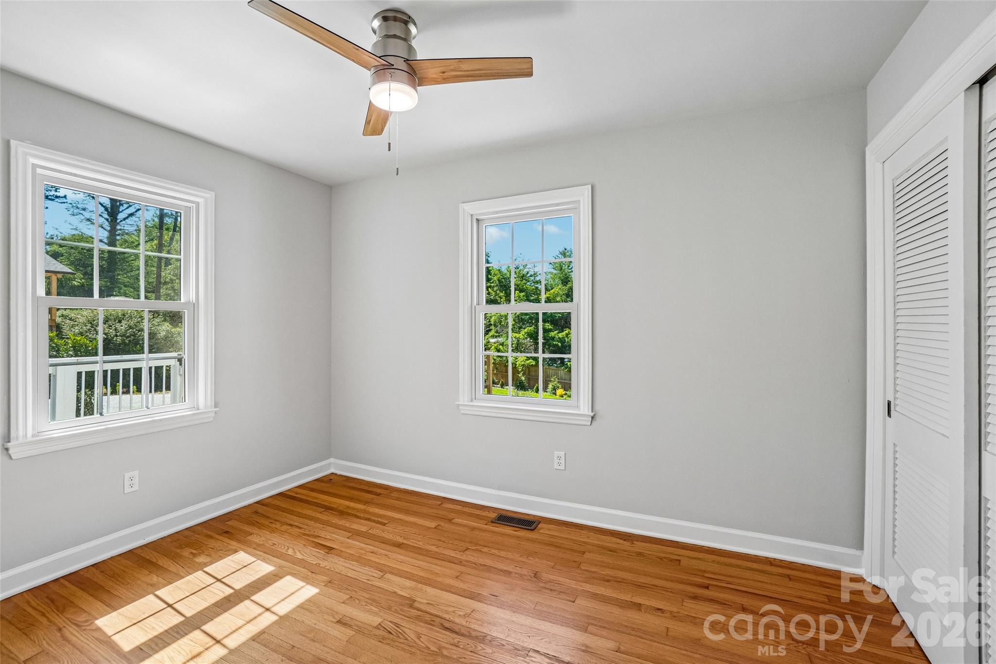 28 Ridgefield Place — Asheville