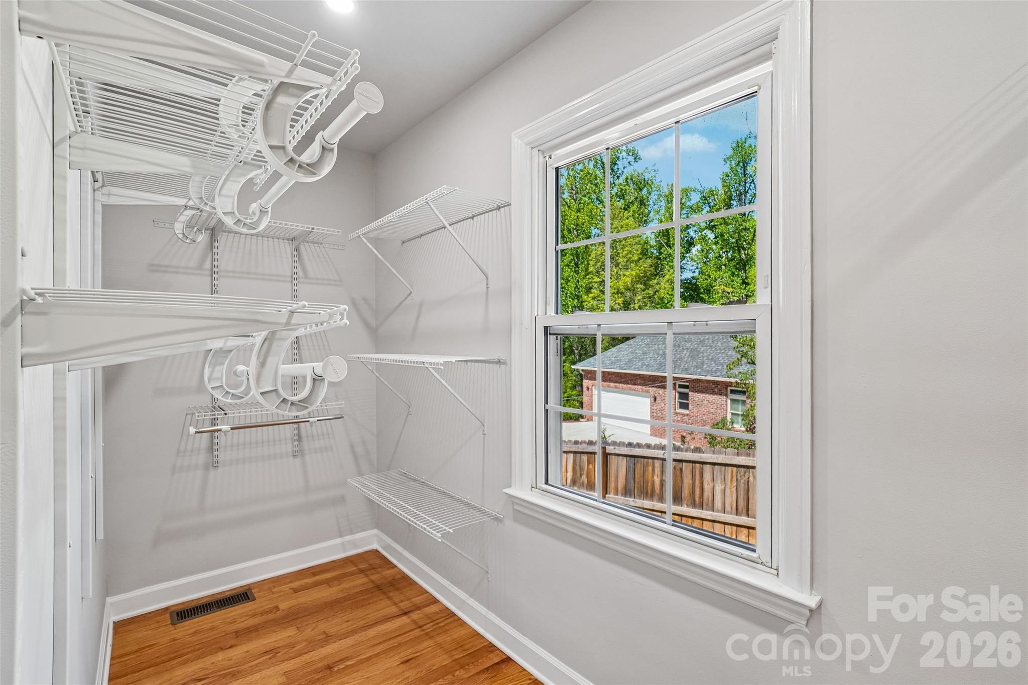 28 Ridgefield Place — Asheville