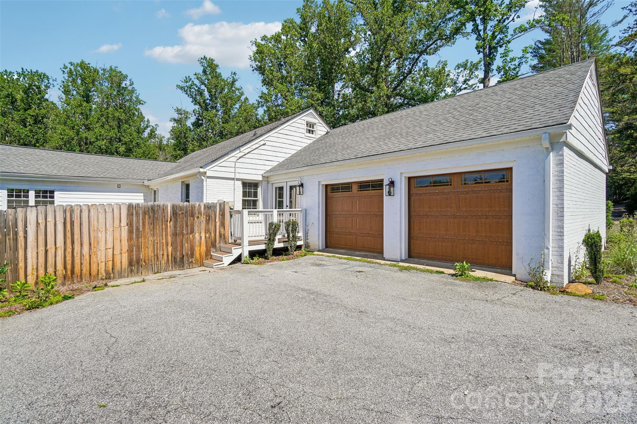 28 Ridgefield Place — Asheville