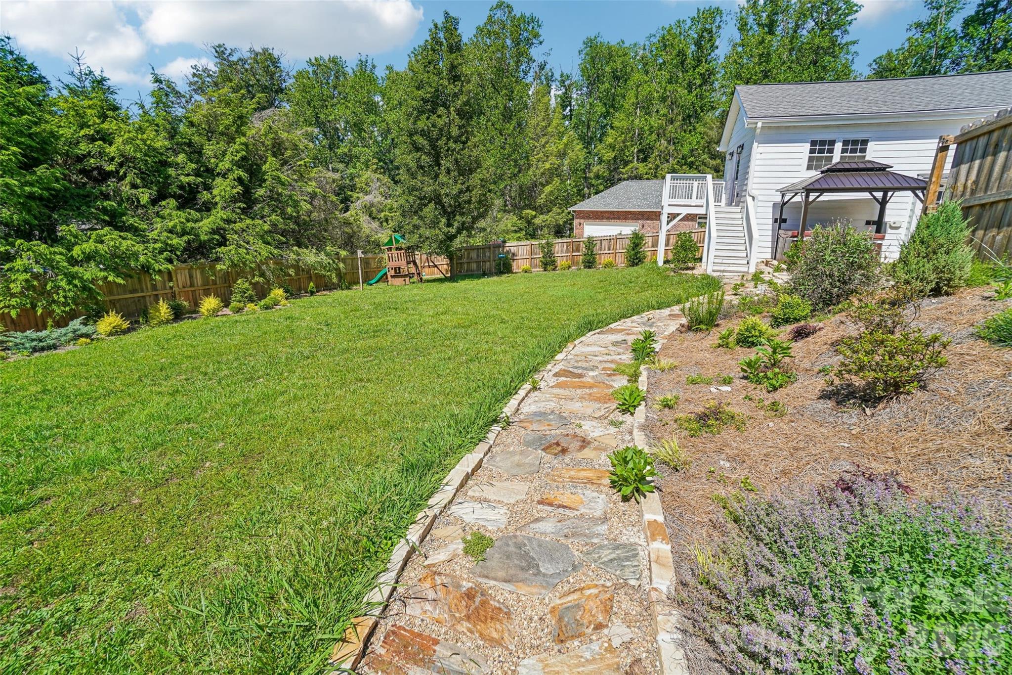 28 Ridgefield Place — Asheville