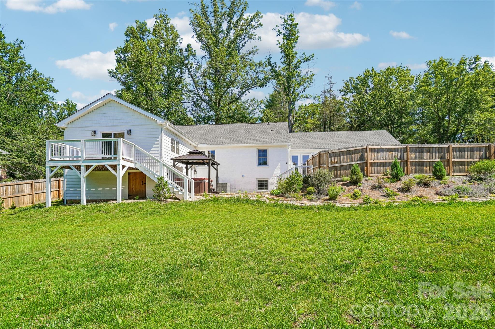28 Ridgefield Place — Asheville