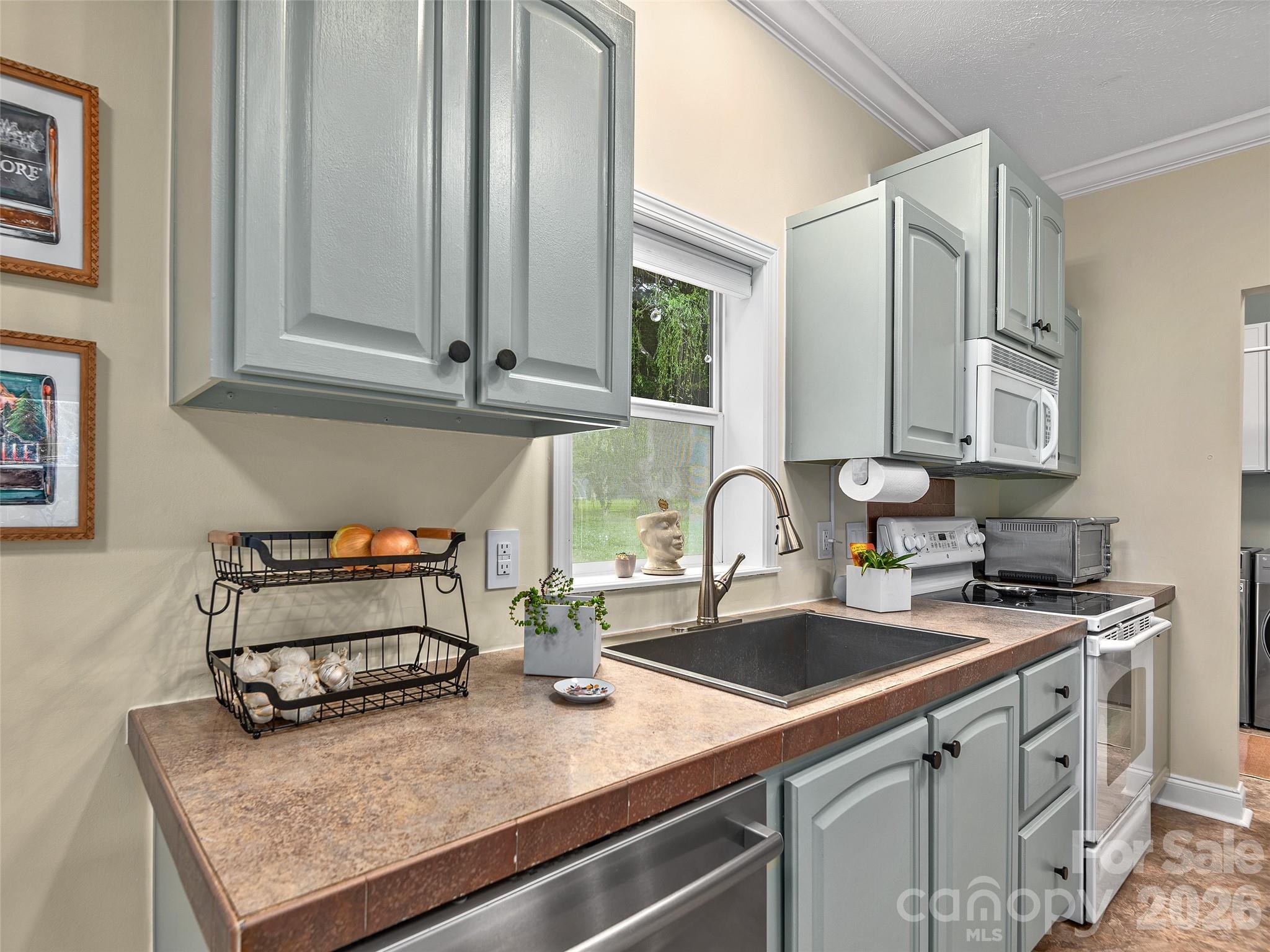 9 Cedar Hill Road — Asheville