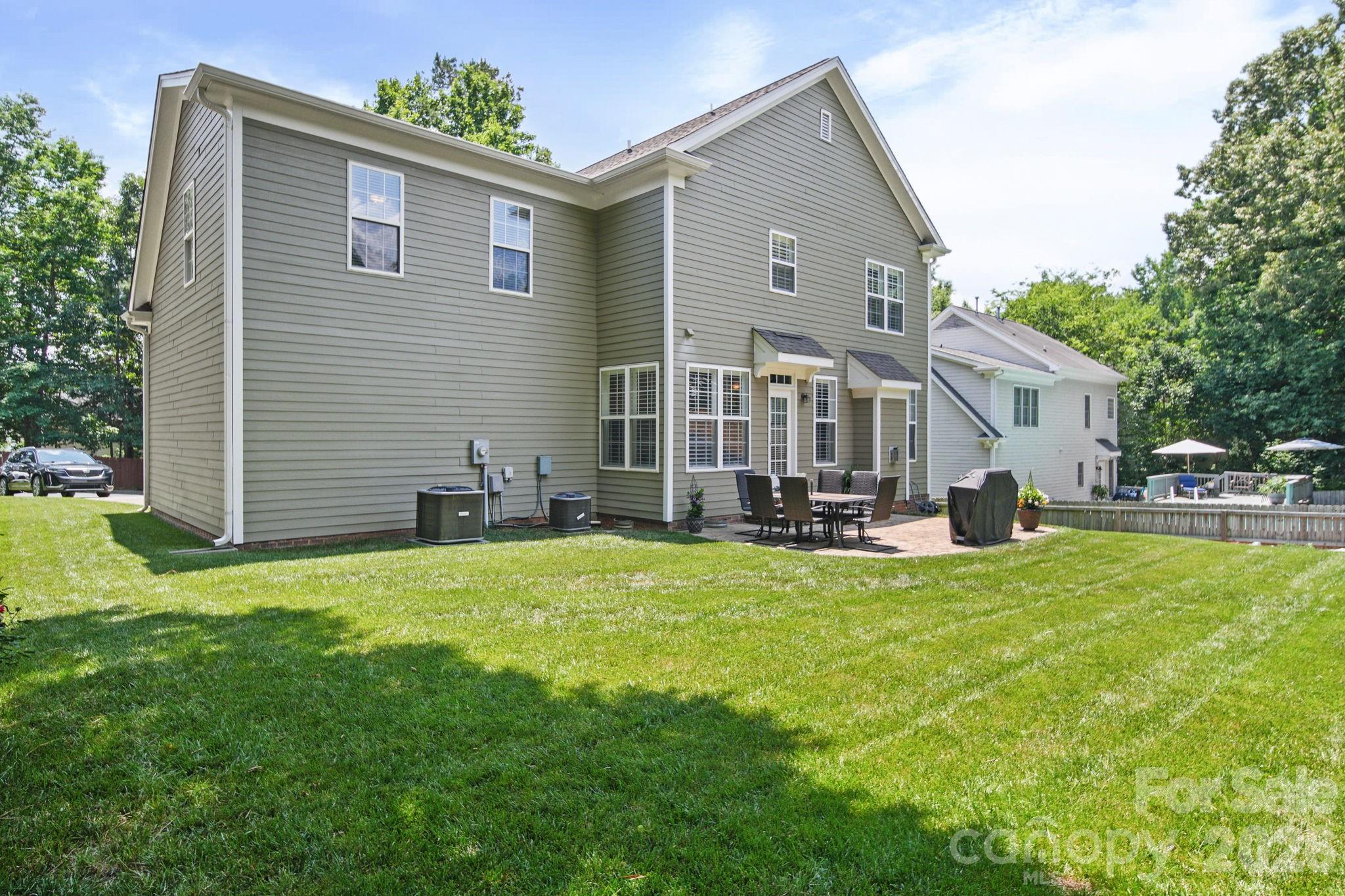 7800 Red Oaks Trail — Waxhaw