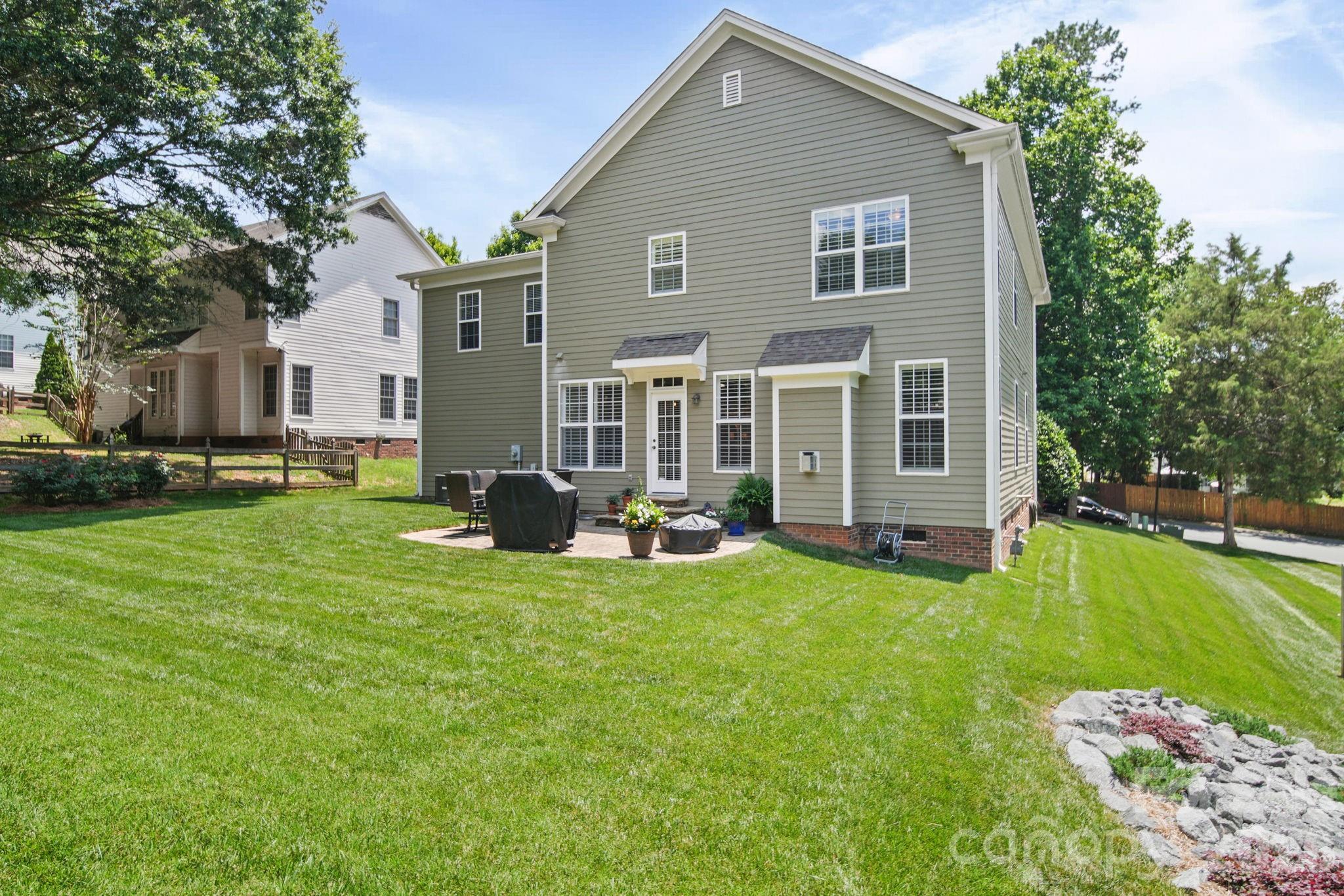 7800 Red Oaks Trail — Waxhaw