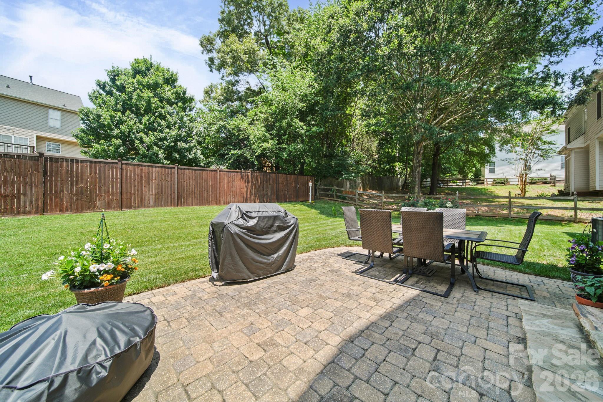 7800 Red Oaks Trail — Waxhaw