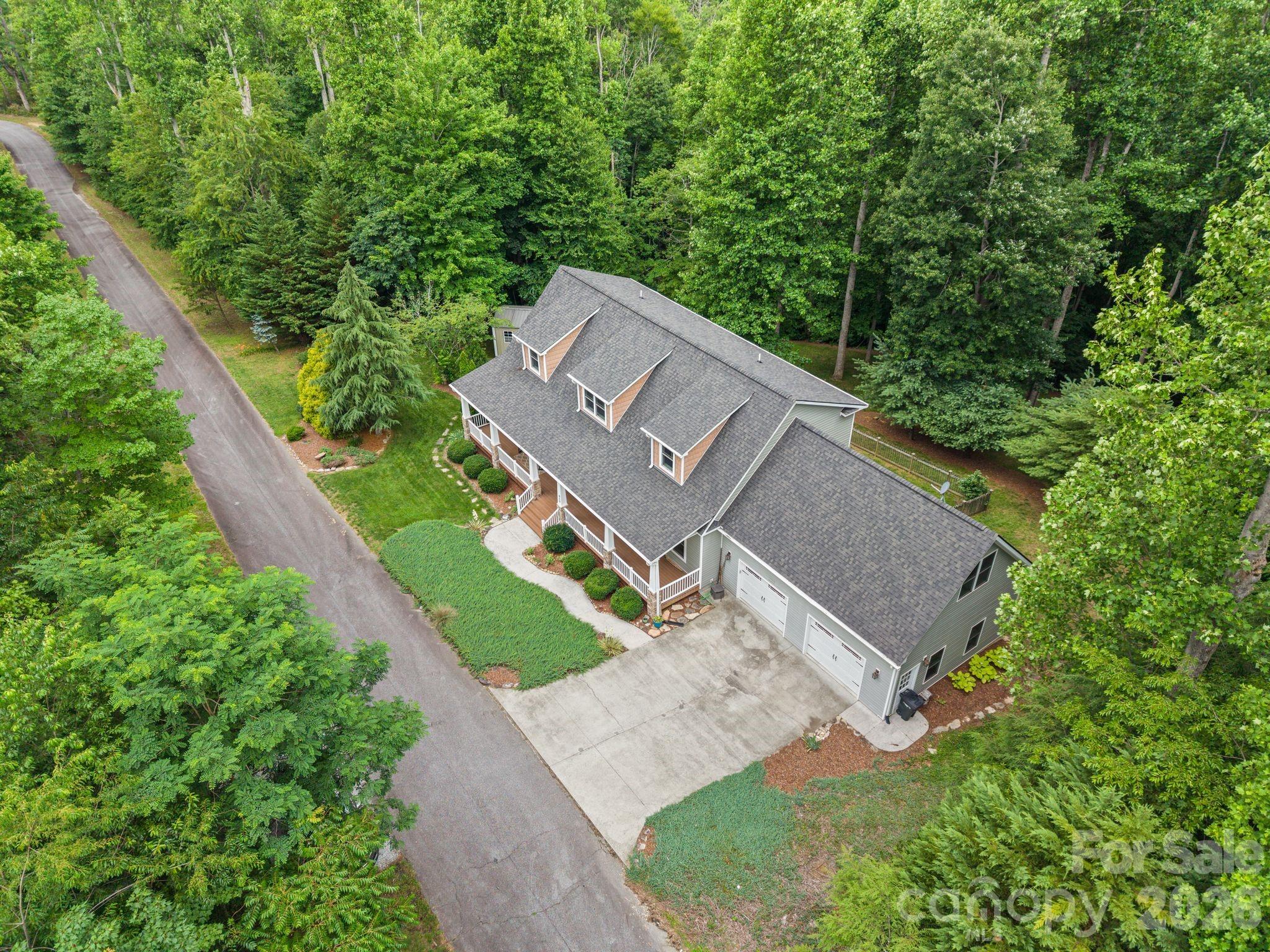 813 Beech Tree Place — Hendersonville
