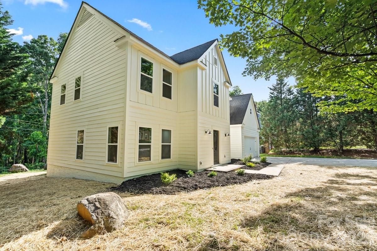 2033 Colony Hill Drive — Charlotte