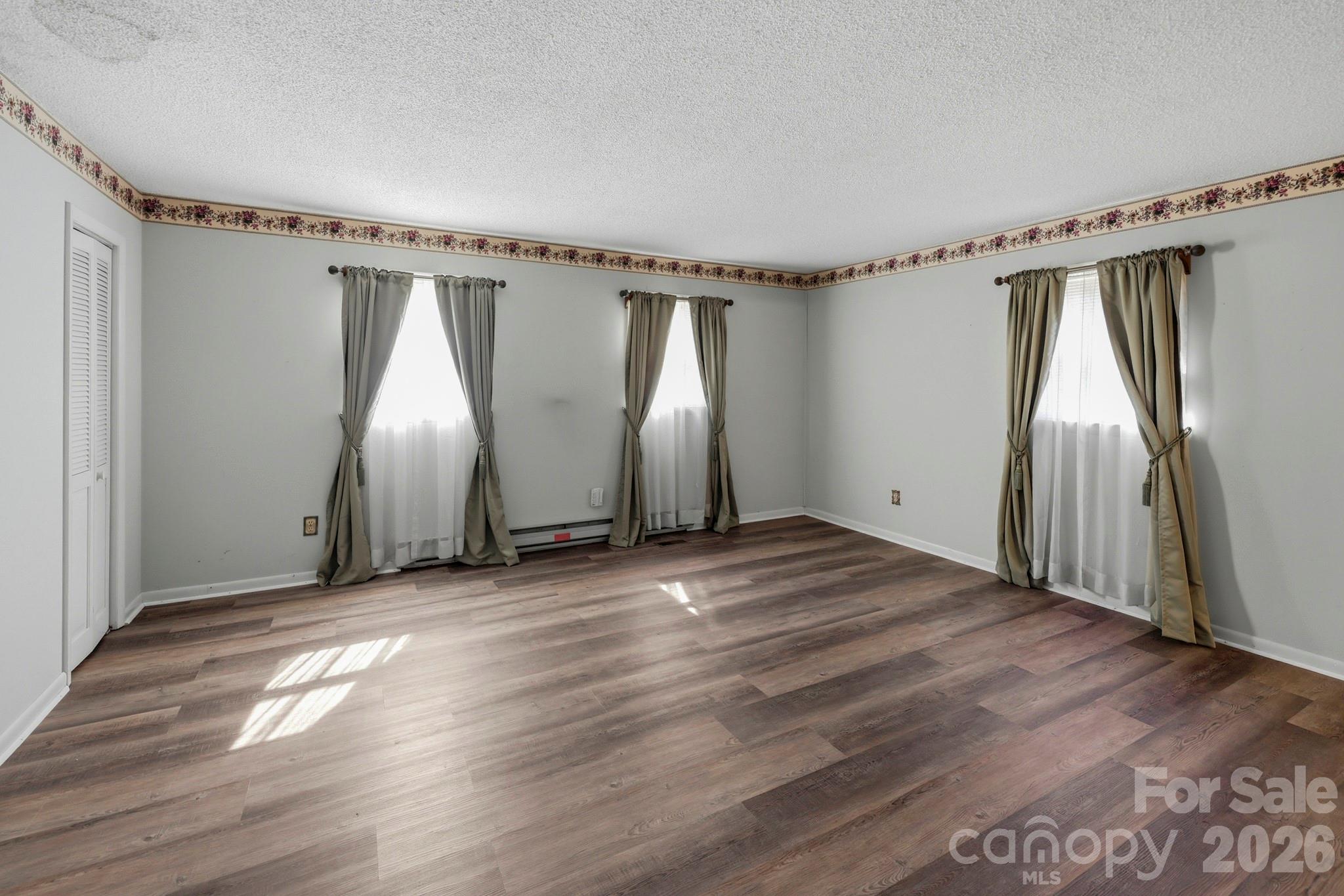 137 Matheny Street — Forest City