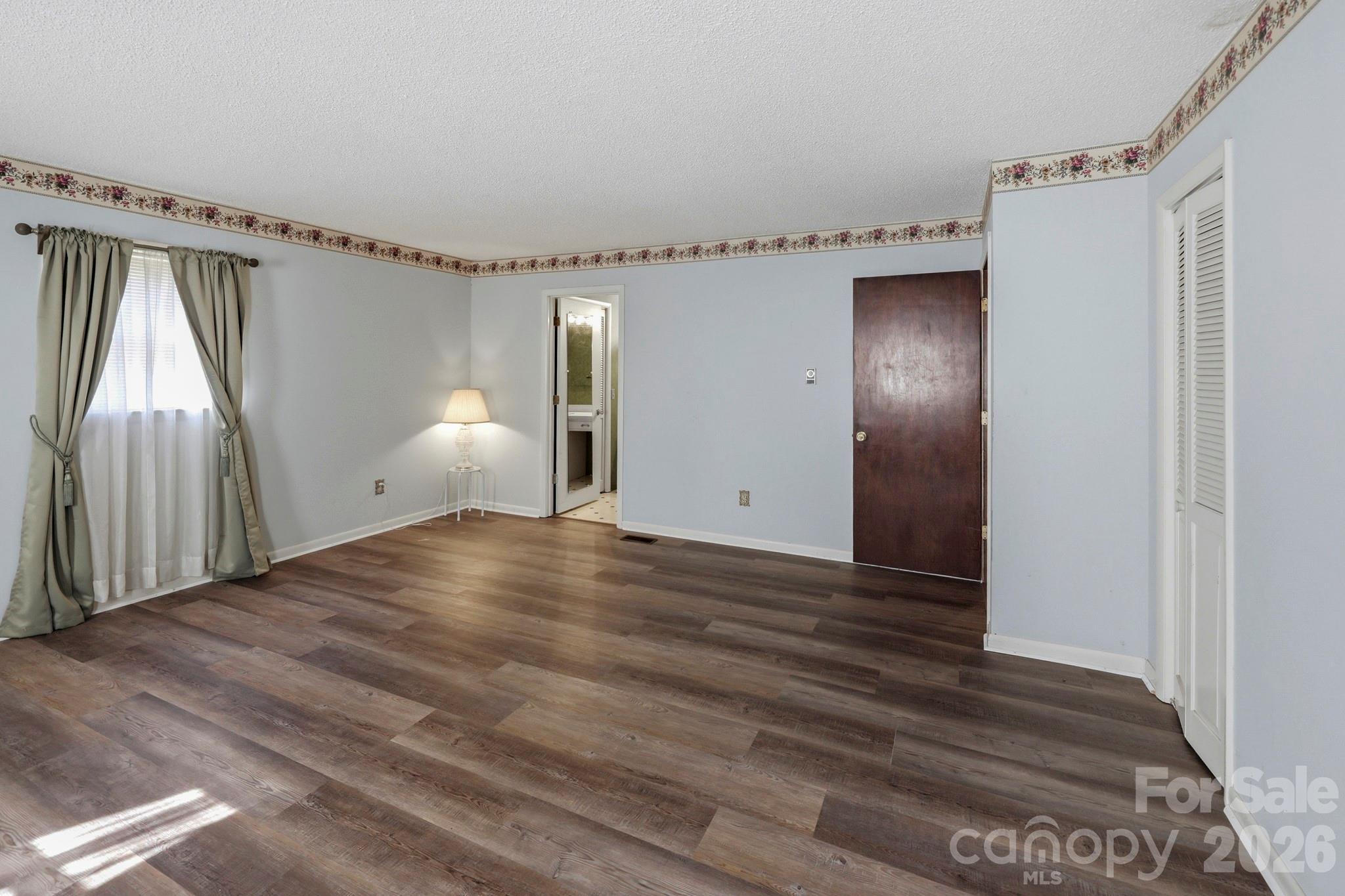 137 Matheny Street — Forest City