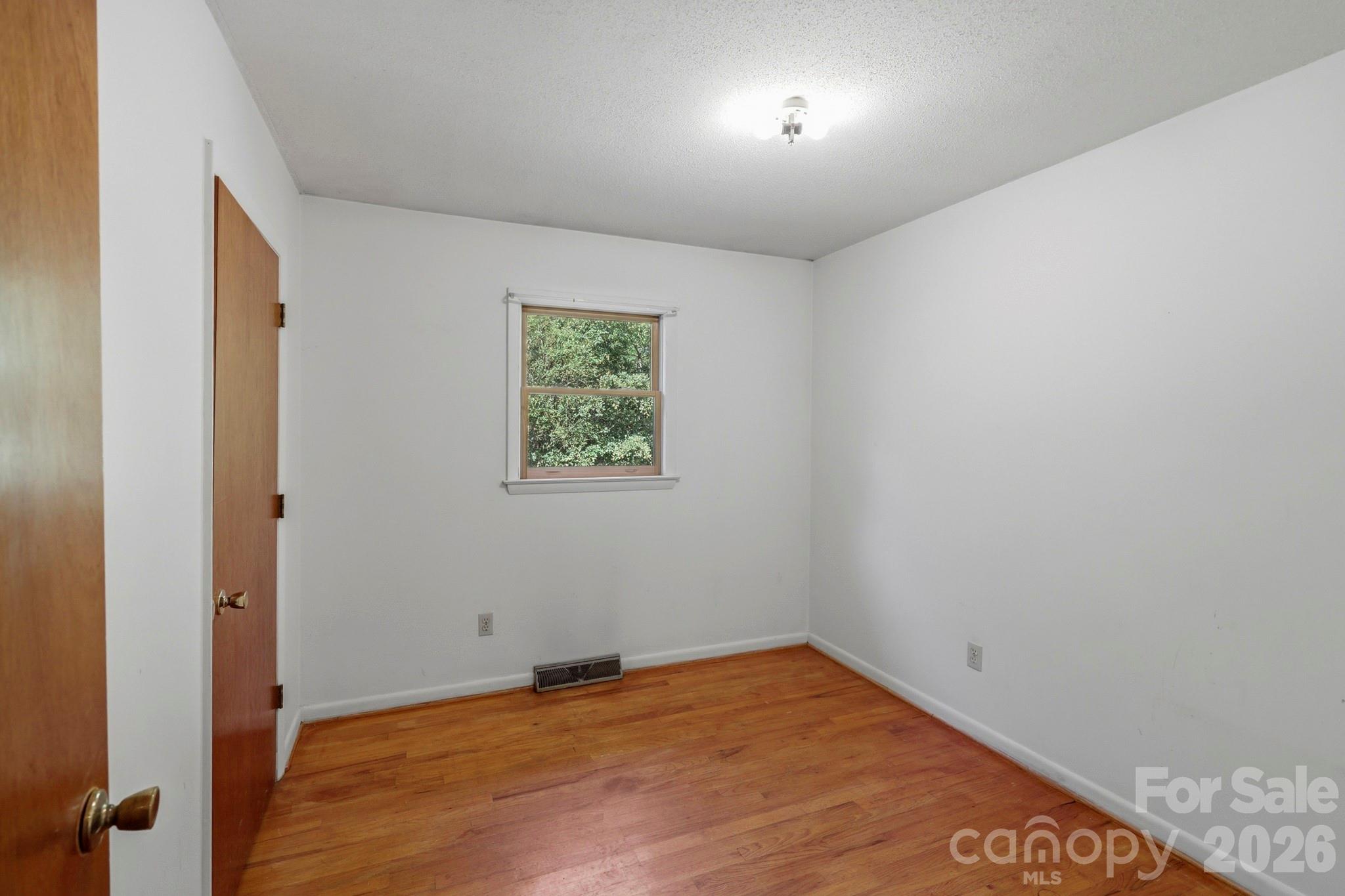 137 Matheny Street — Forest City