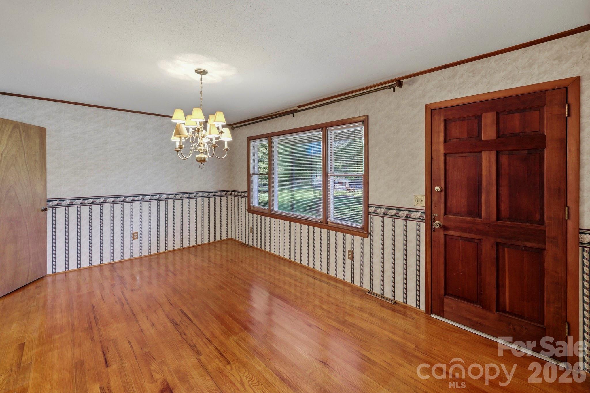 137 Matheny Street — Forest City
