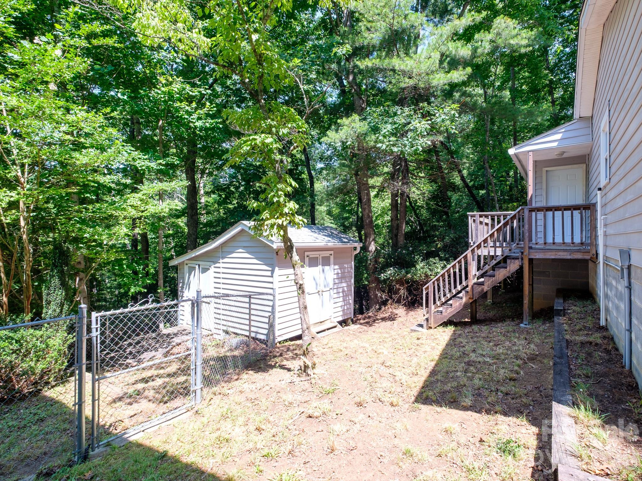 766 Skyland Drive #11 & 18 — Pisgah Forest